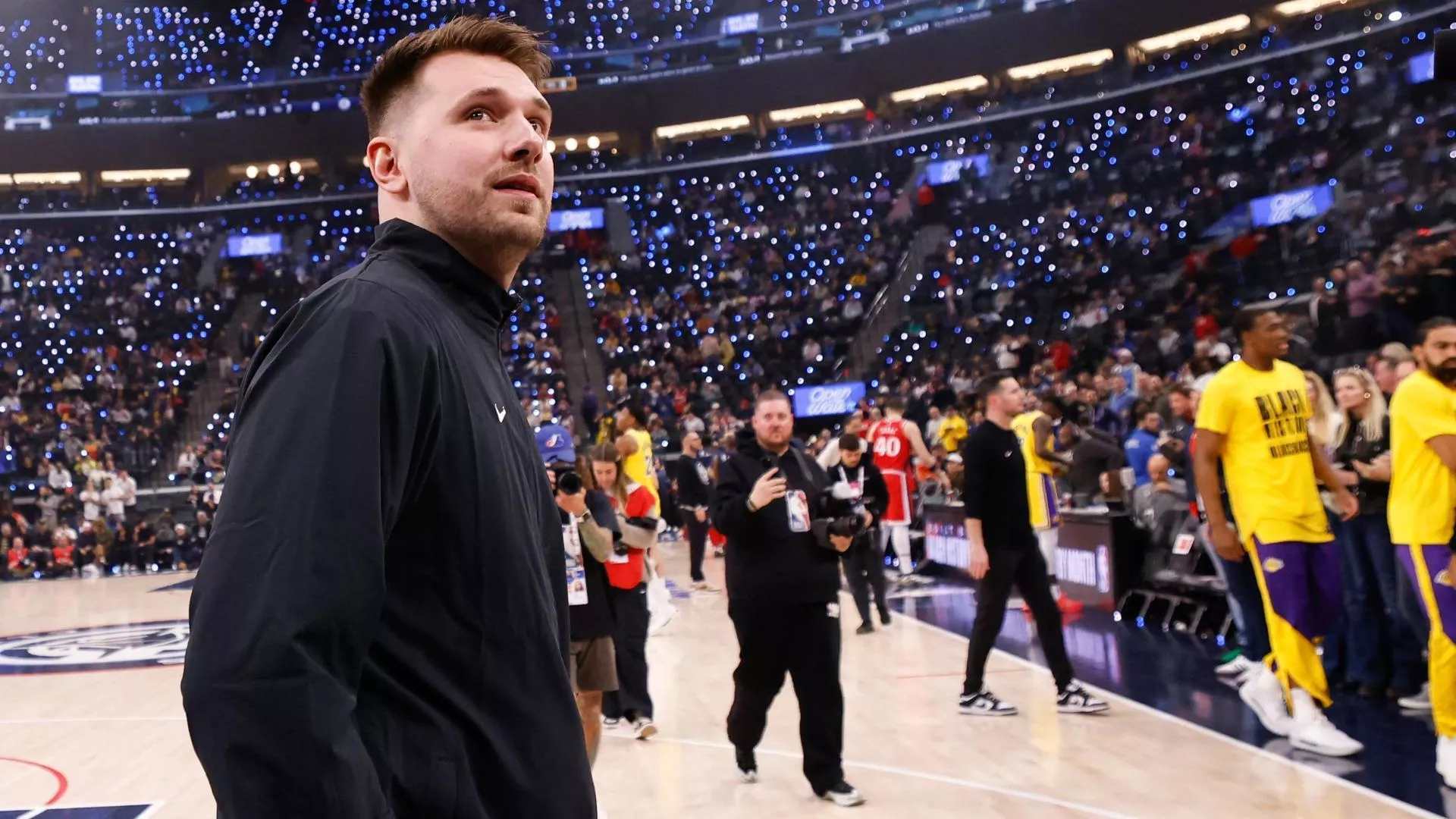 LeBron scores 26, and the Lakers thrash