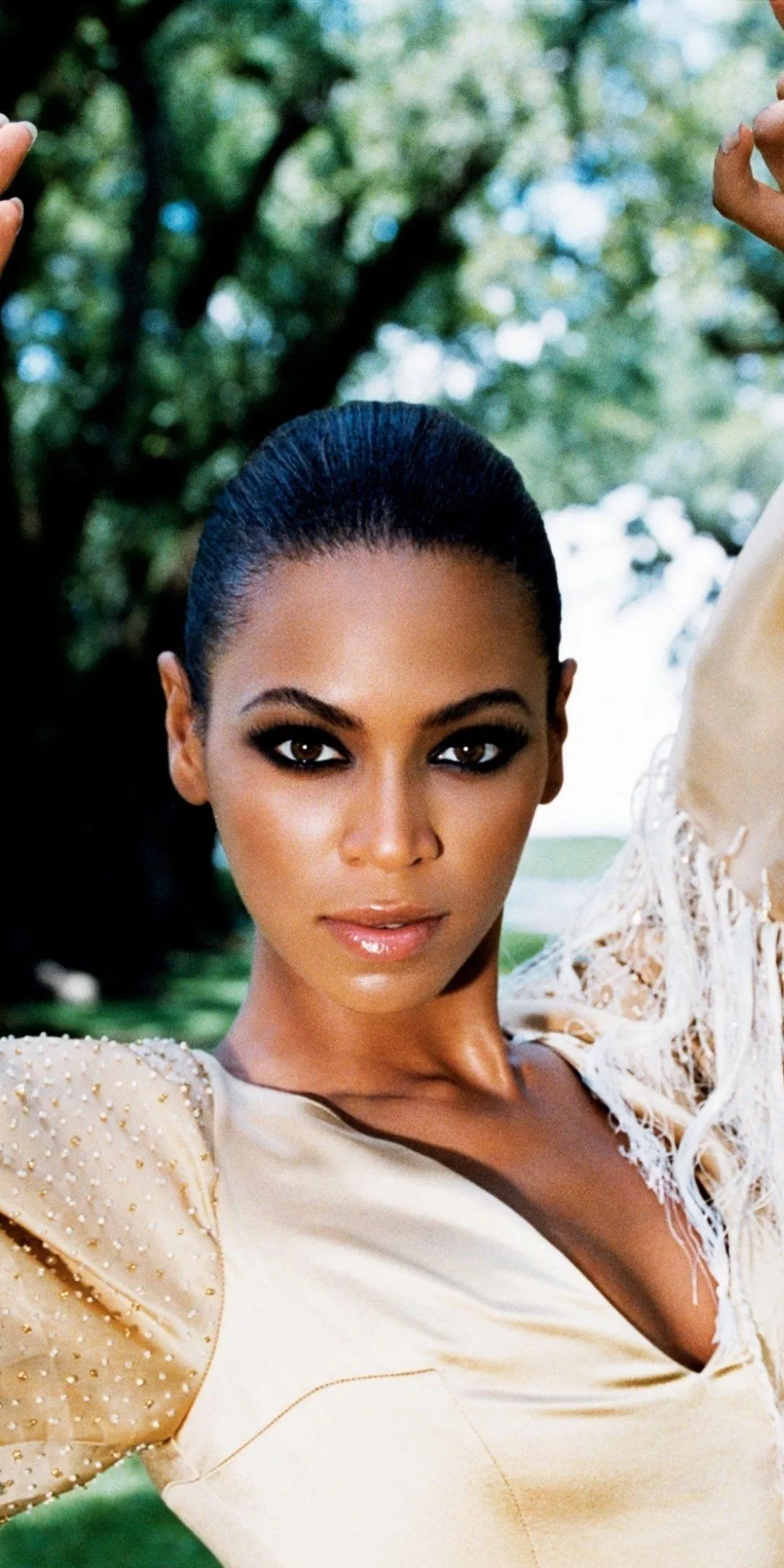 Download Music Beyoncé Phone Wallpaper