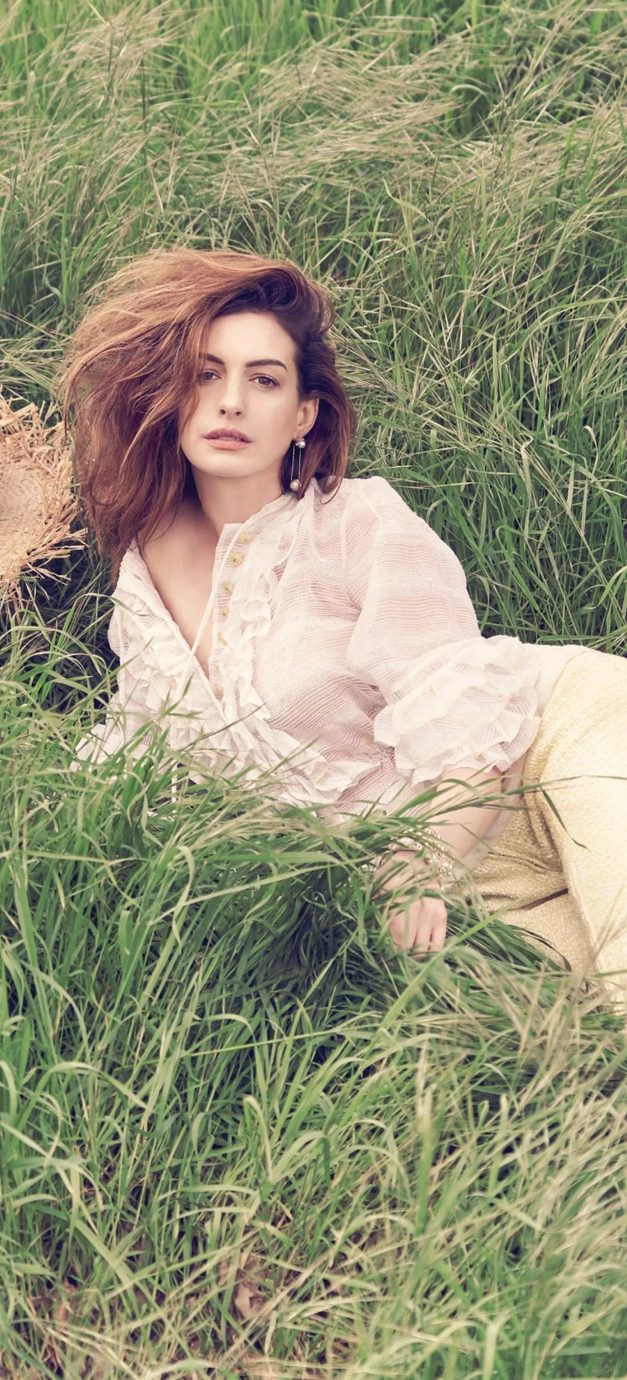 Download Anne Hathaway wallpaper