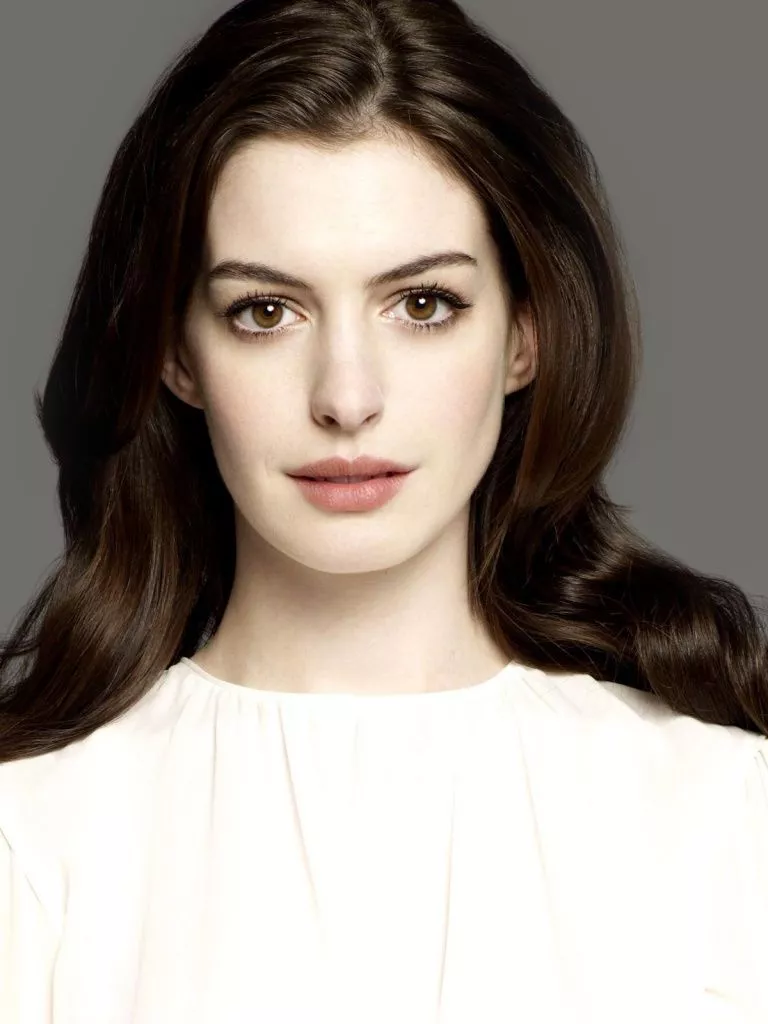 Anne Hathaway Portrait Ultra HD