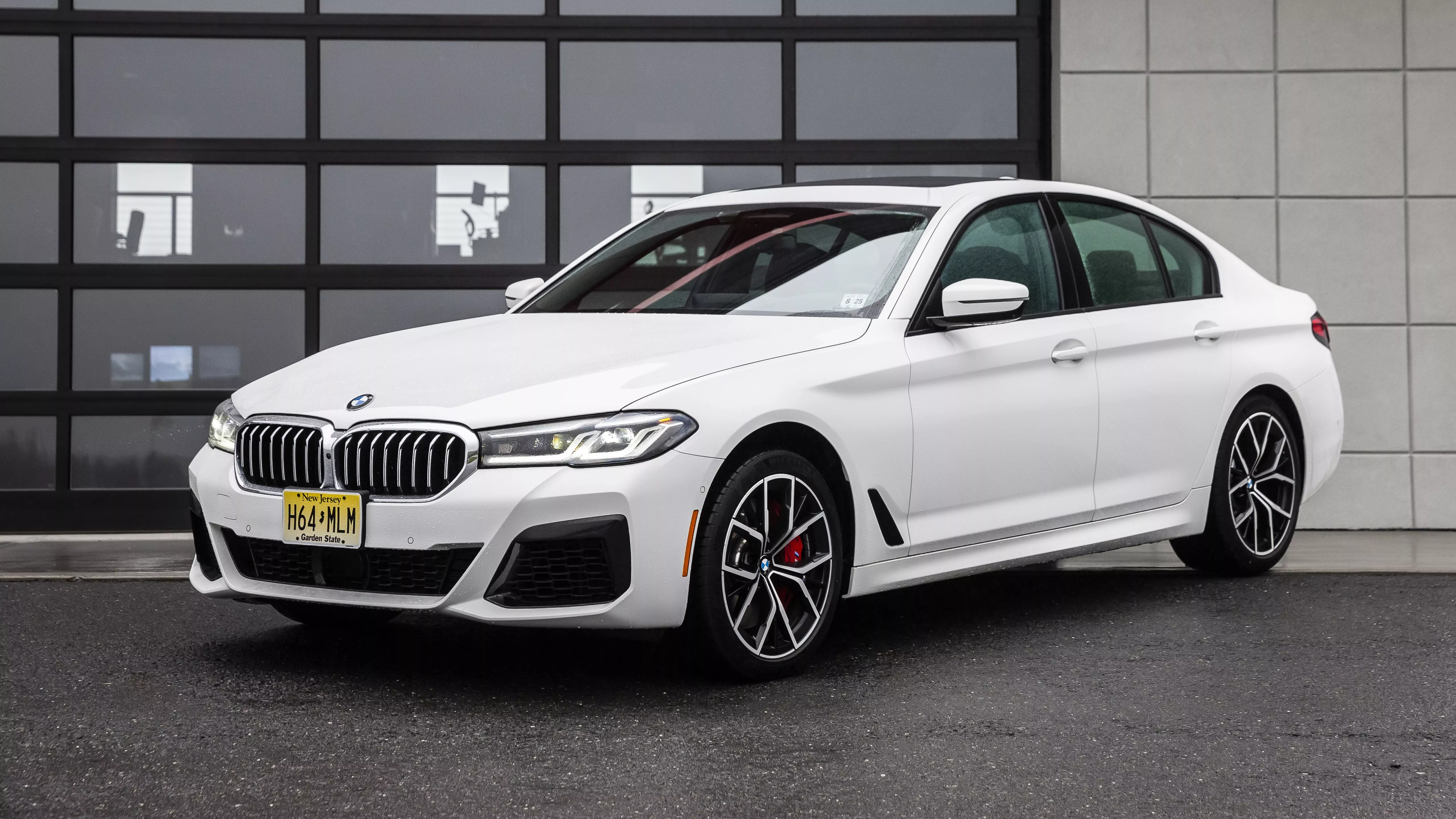 BMW 540i xDrive M Sport 4K