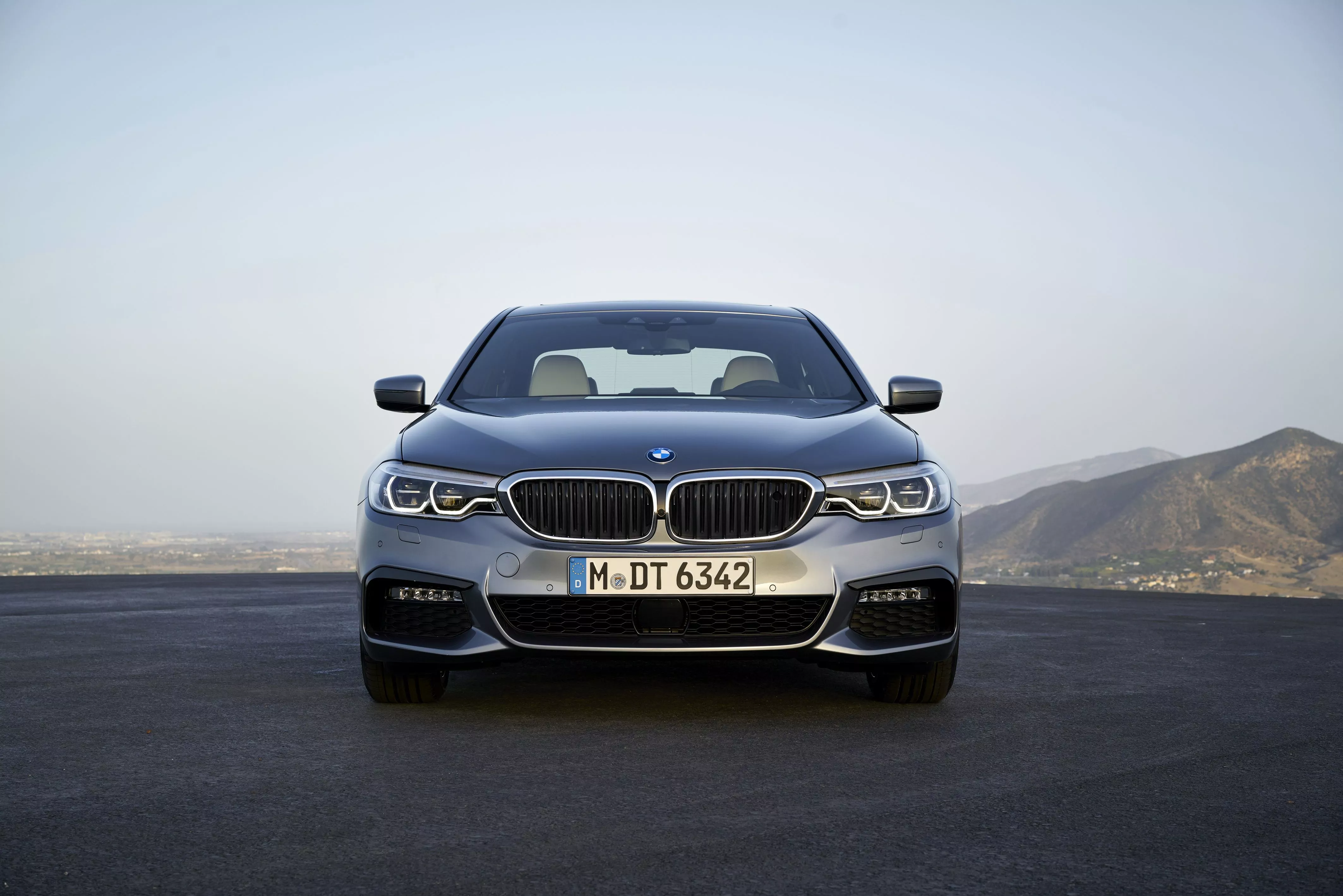 Vehicle BMW 540i 4k Ultra HD Wallpaper