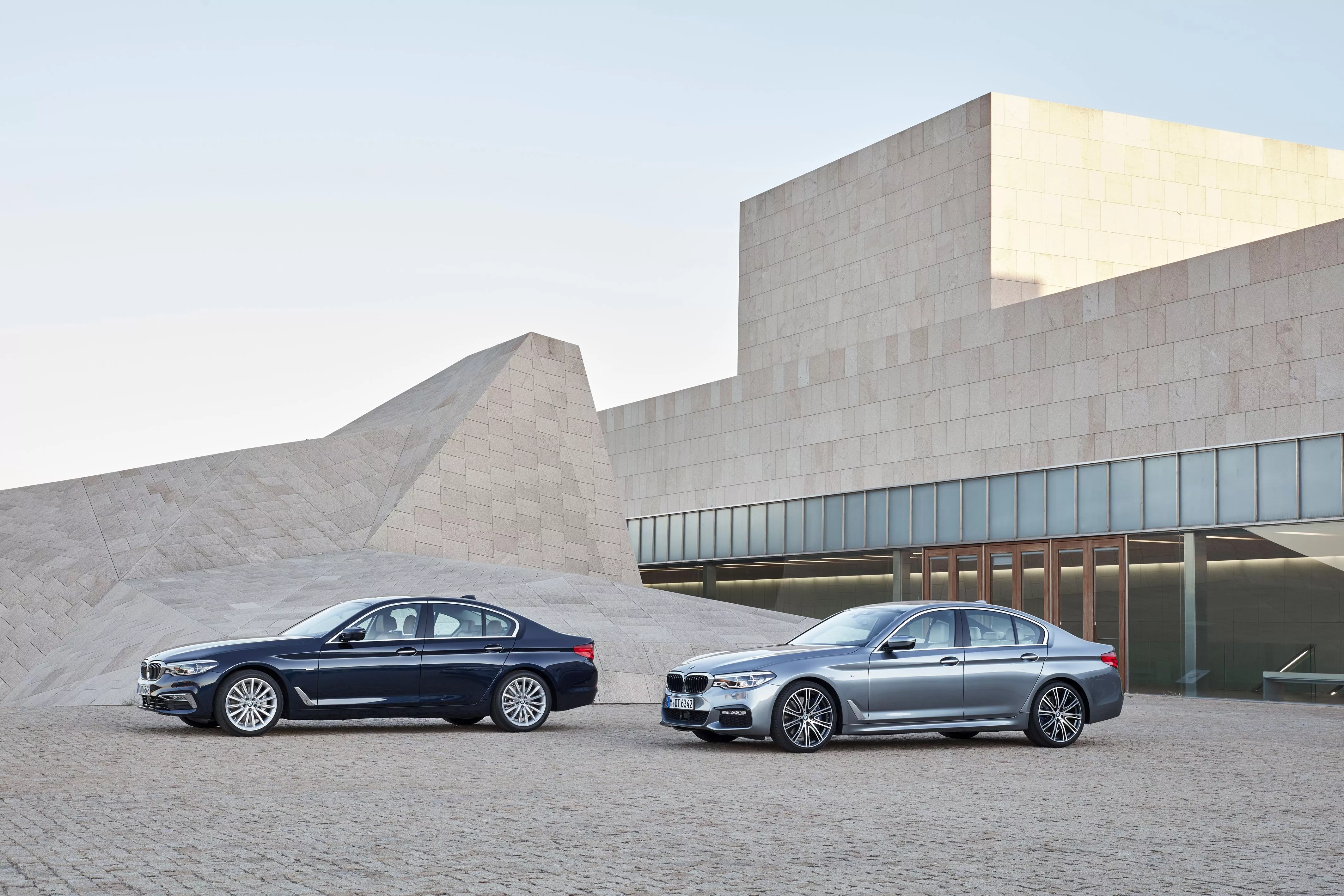 Vehicle BMW 540i 4k Ultra HD Wallpaper