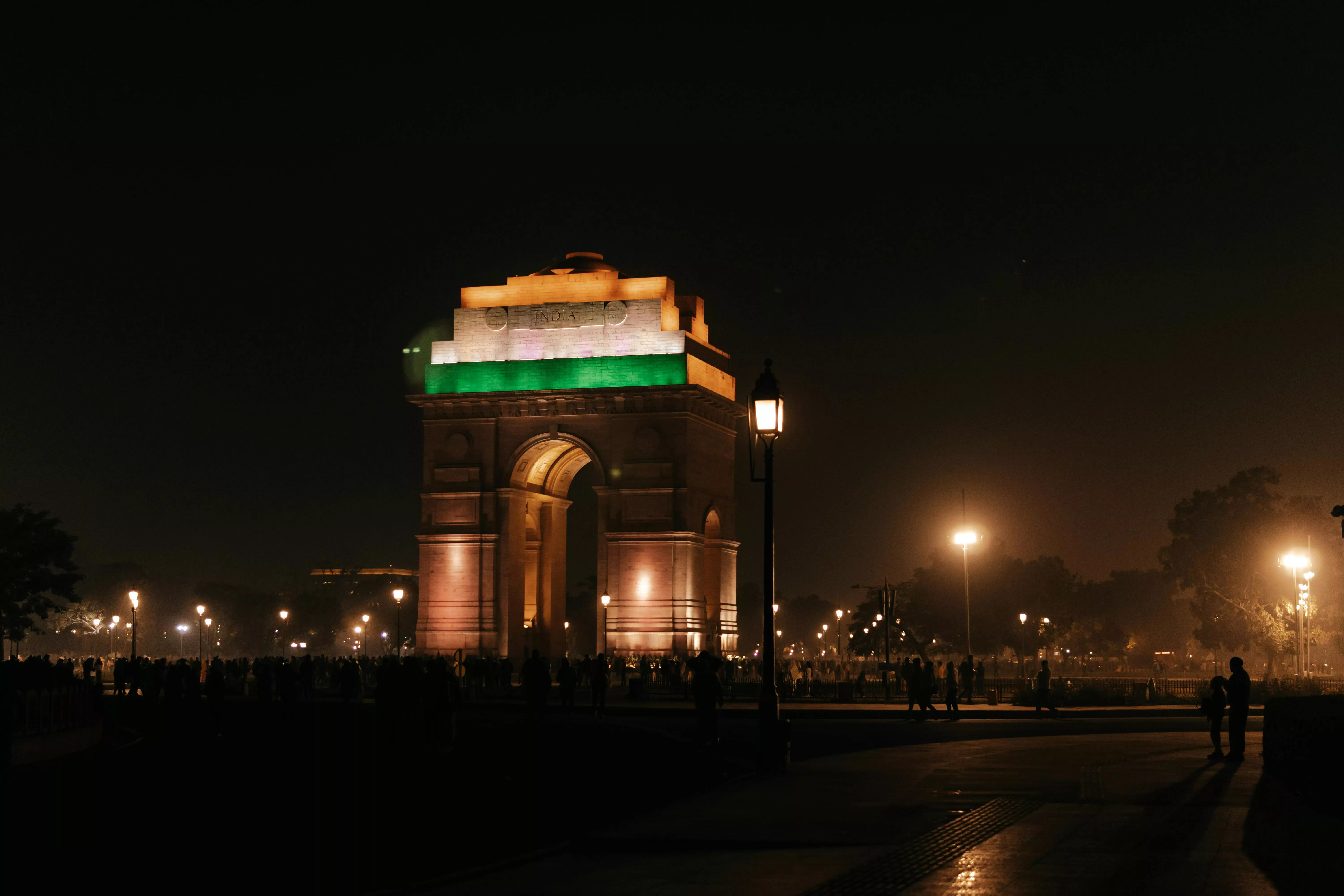 India Gate in New Delhi at Night · Free