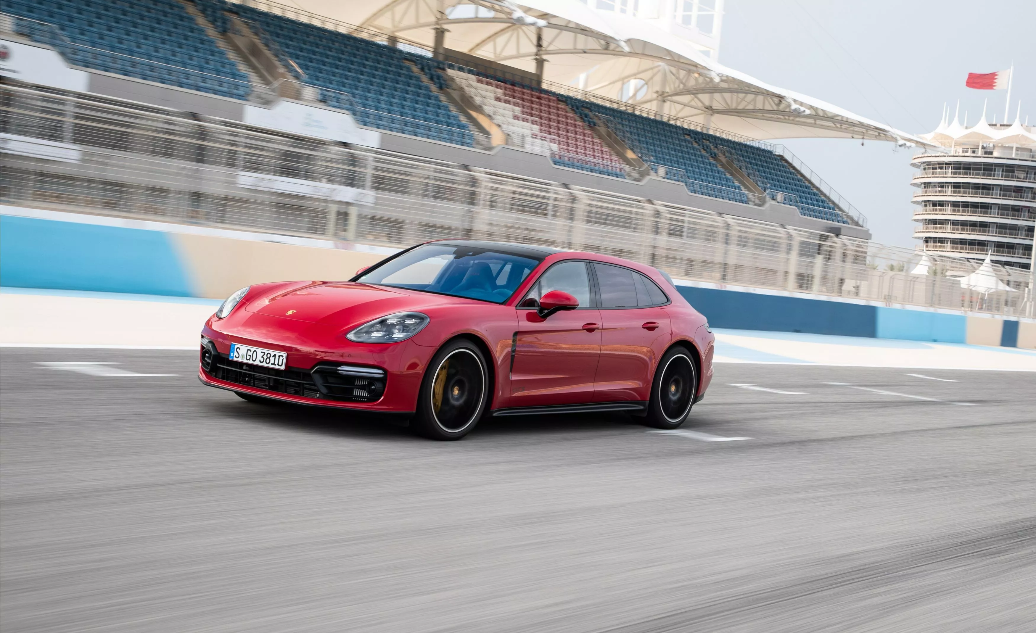 Porsche Panamera GTS Sharper