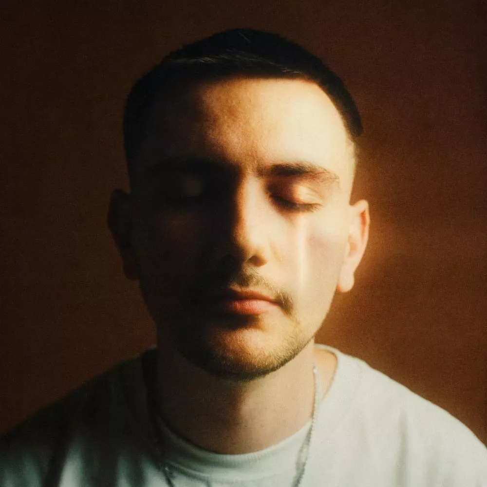 Hulvey Lyrics and Tracklist