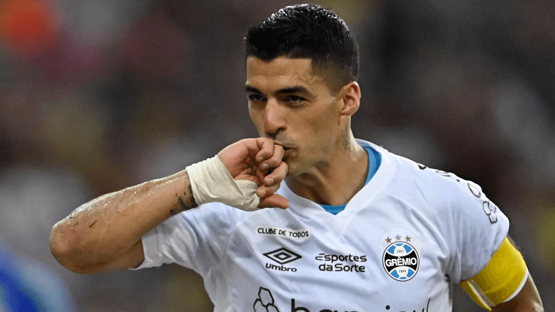 Luis Suarez says emotional goodbye