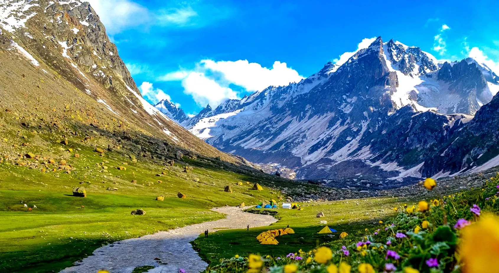 Hampta Pass Trek. Barefoot Trekians