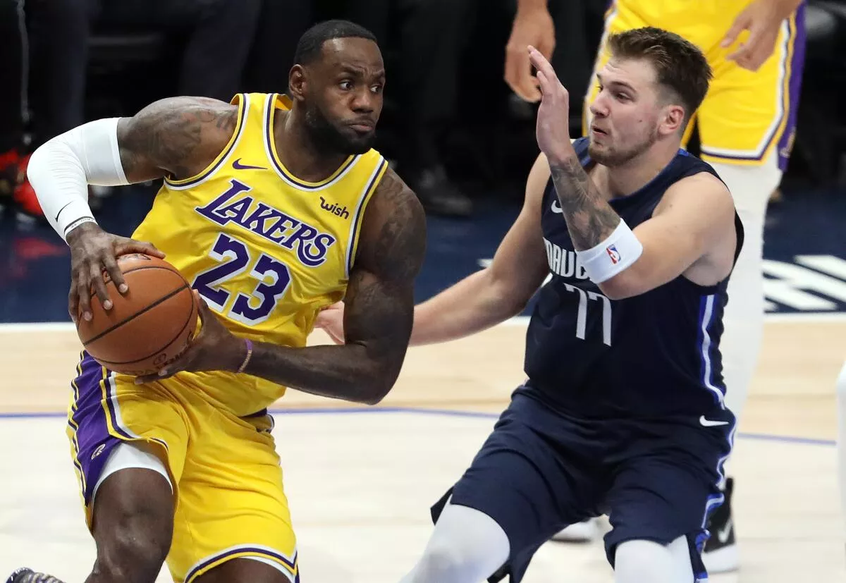 LeBron James offers teaching moment to