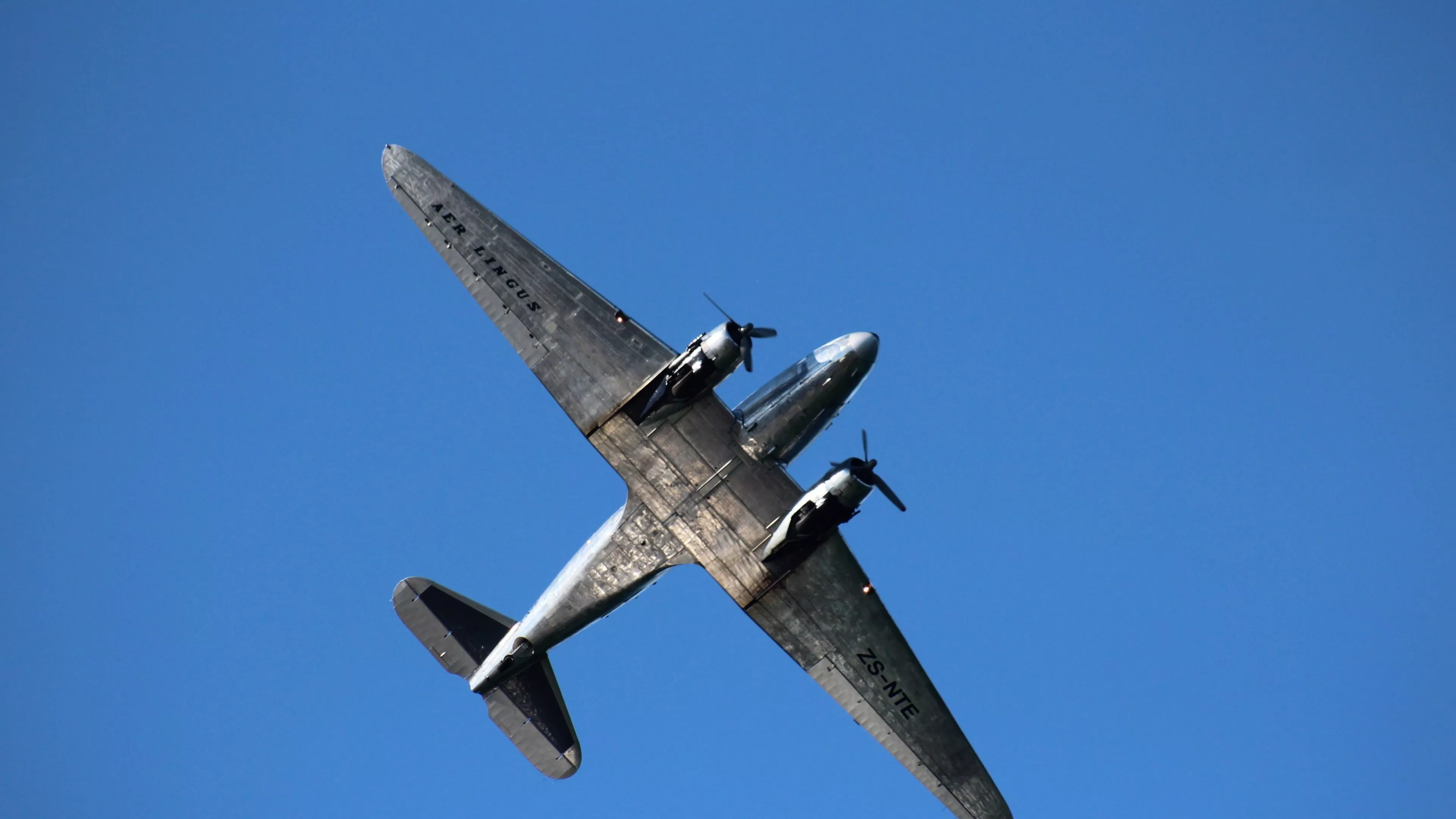 Download wallpaper 3840x2160 fighter