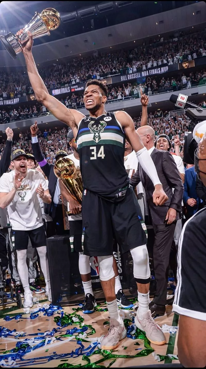 Giannis Antetokoumpo, sports uniform