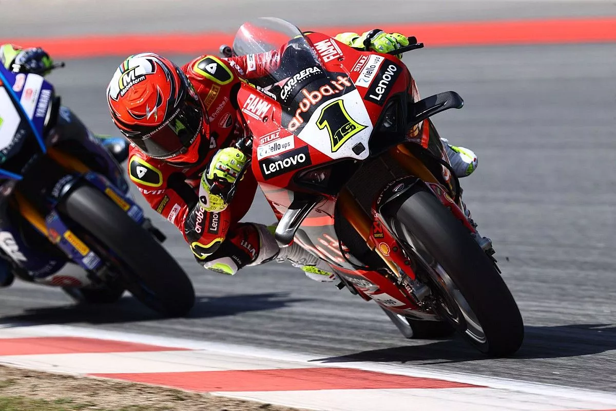 World Superbike: Alvaro Bautista wins