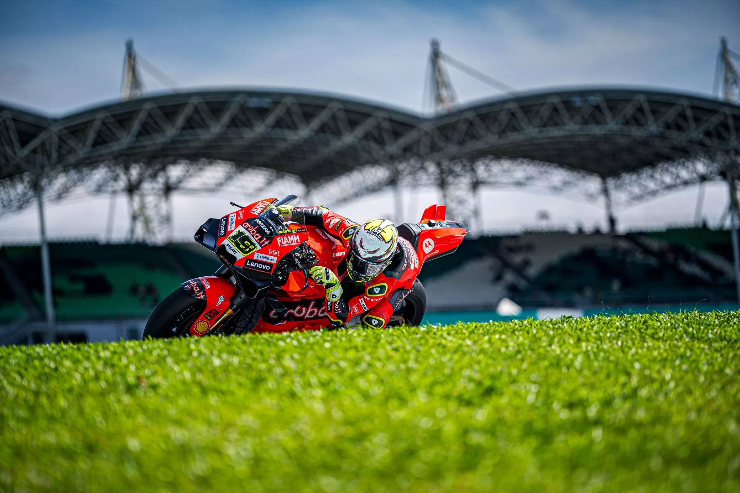 Alvaro Bautista has to cope