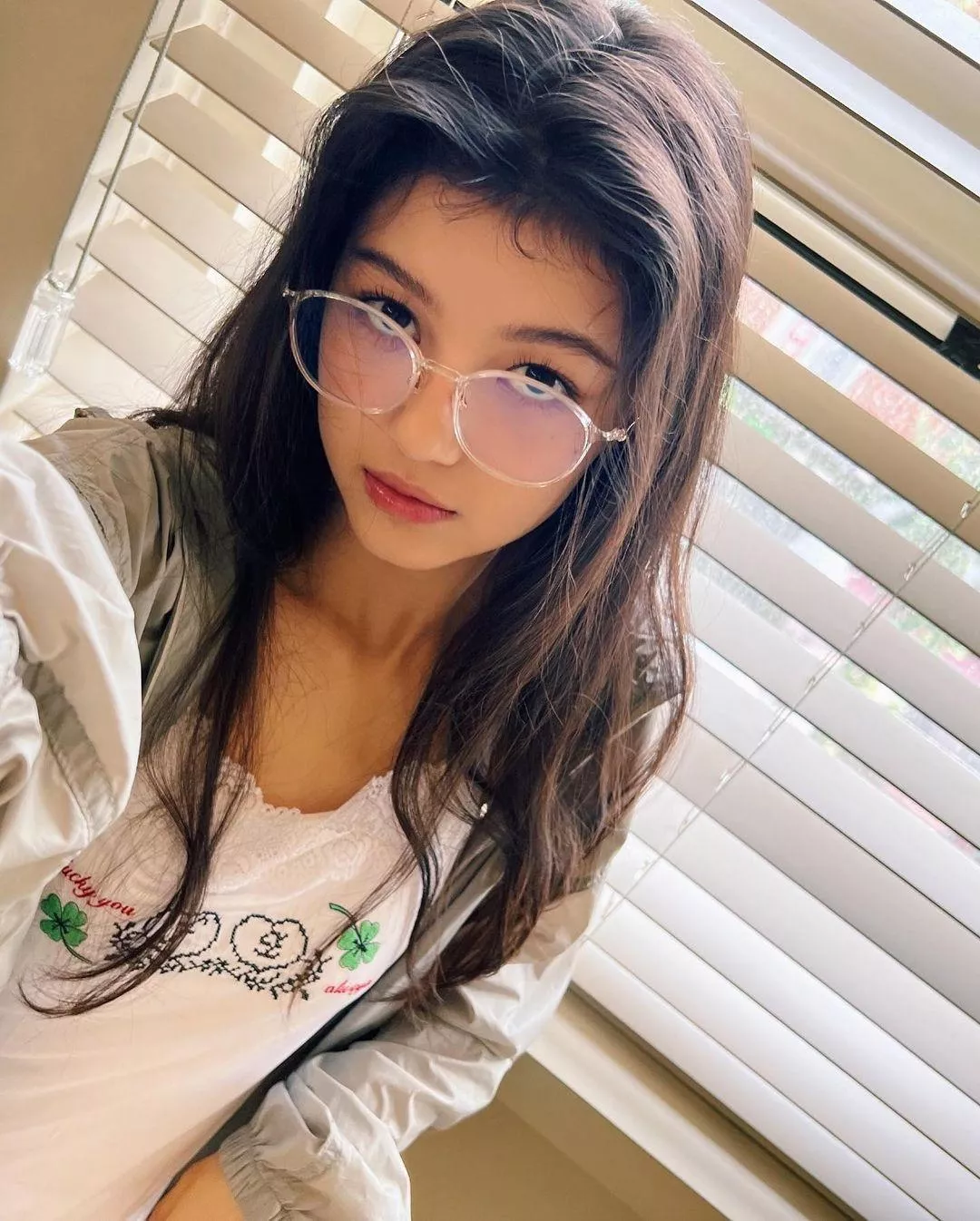 Danielle NewJeans Wallpaper HD APK