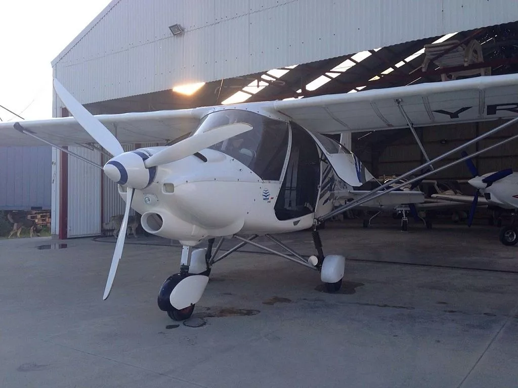 Ikarus C42B. Light Aircraft DB & Sales