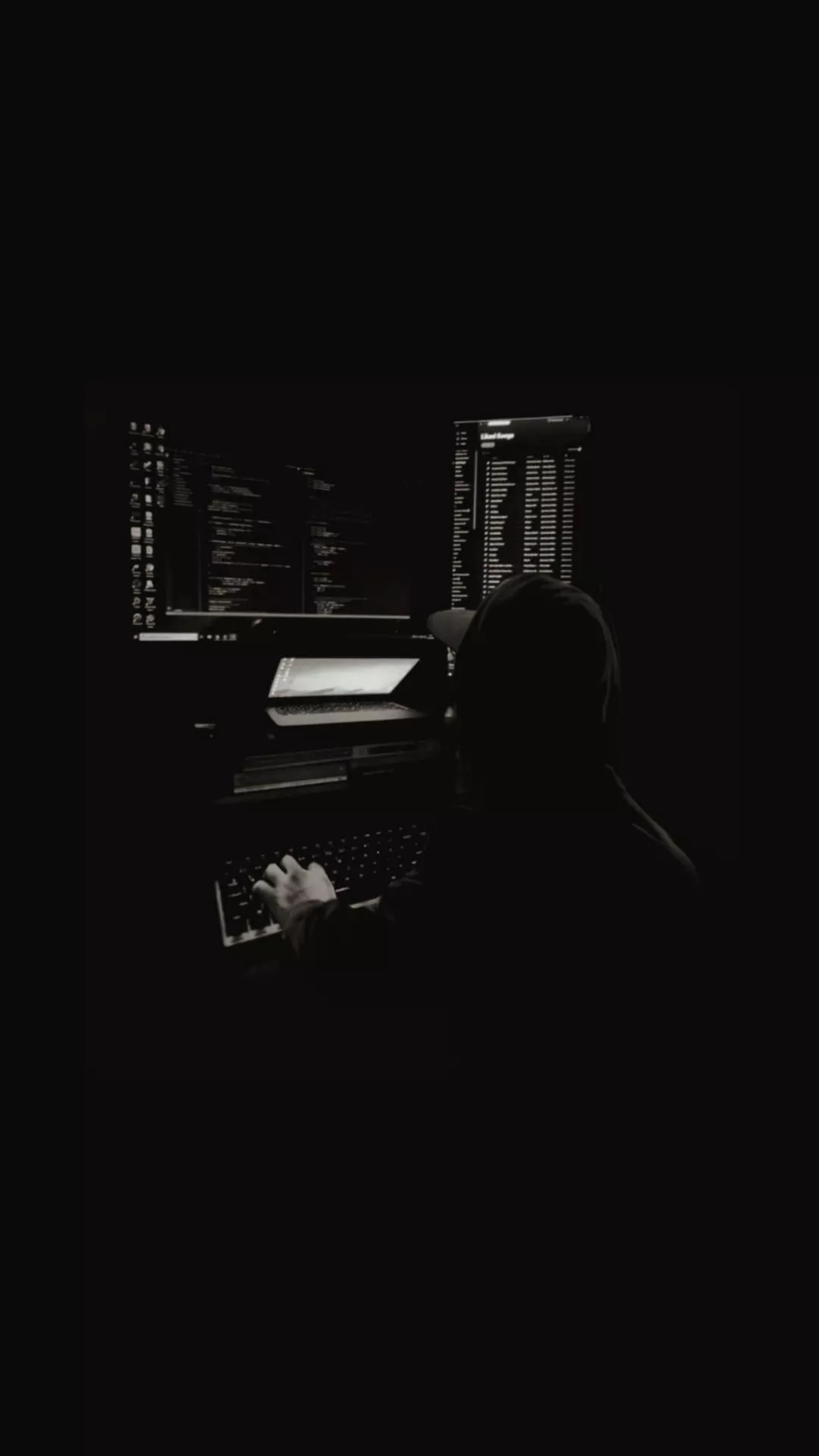 Download free Grayscale Hacker On