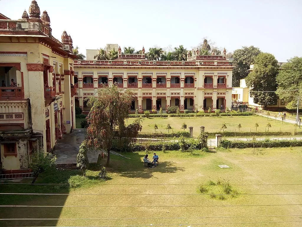 Building, Banaras Hindu