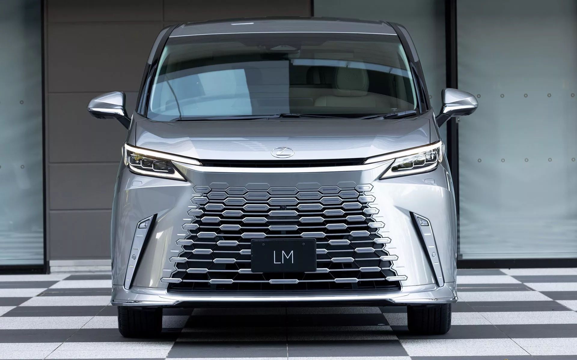 2023 Lexus LM Hybrid (JP)