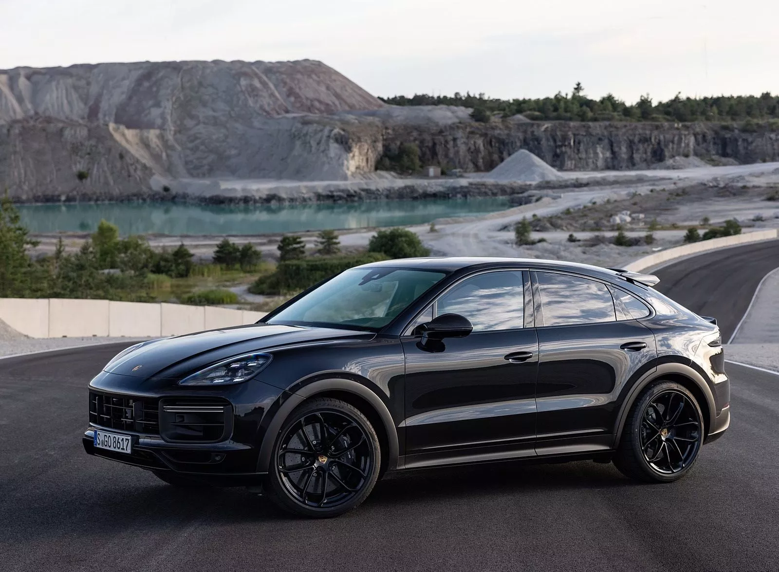 2022 Porsche Cayenne Turbo GT Color