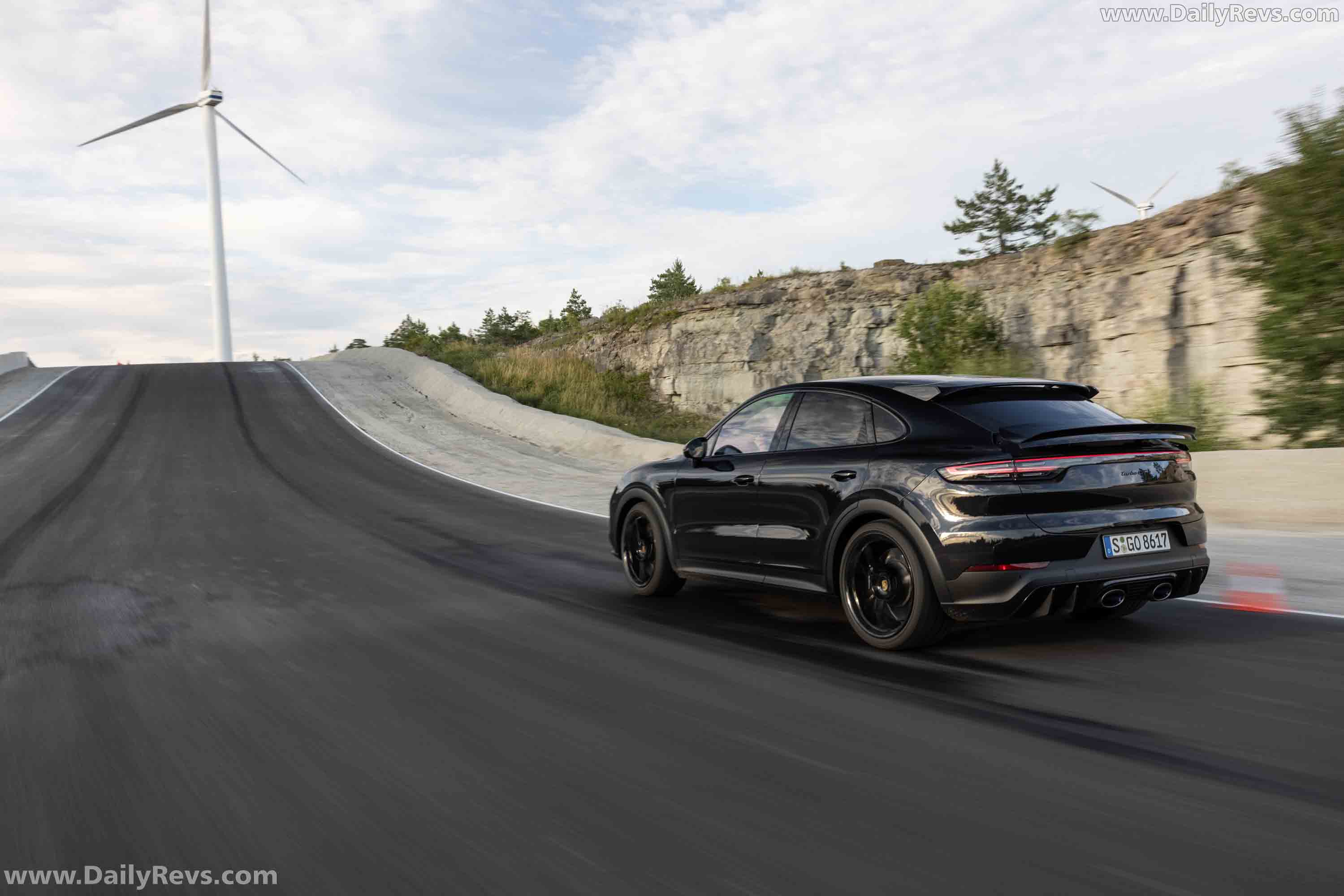 2022 Porsche Cayenne Turbo GT Jet Black