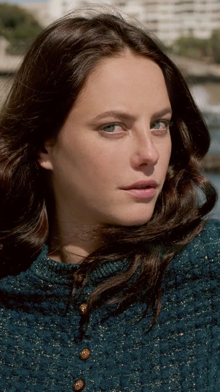 Download Face Blue Eyes Brunette