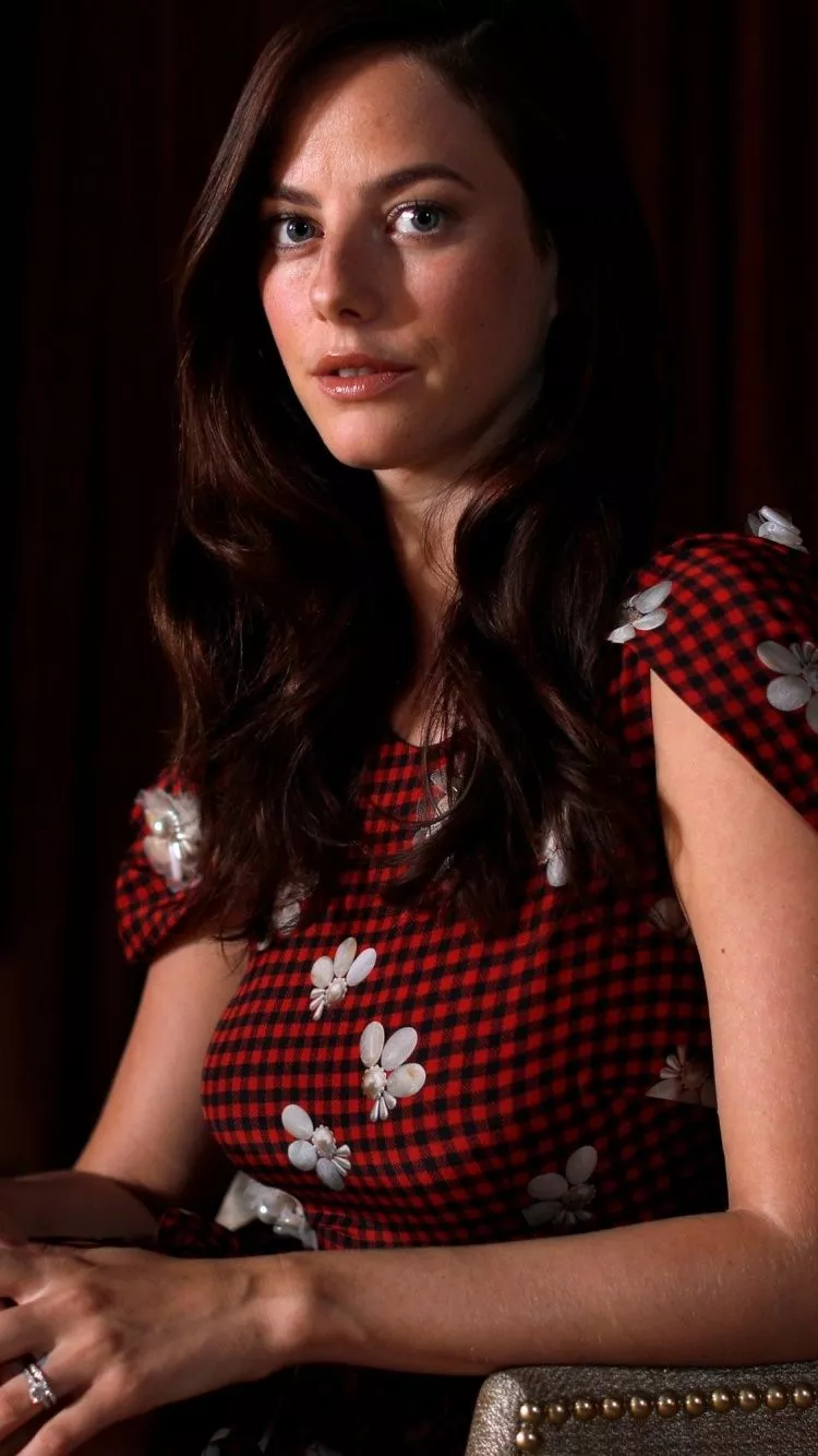 Celebrity Kaya Scodelario, Brunette