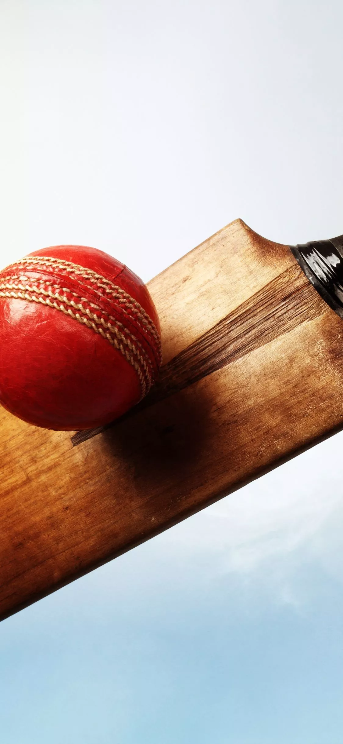 Hitting ball with Cricket bat 5K Wallpaper