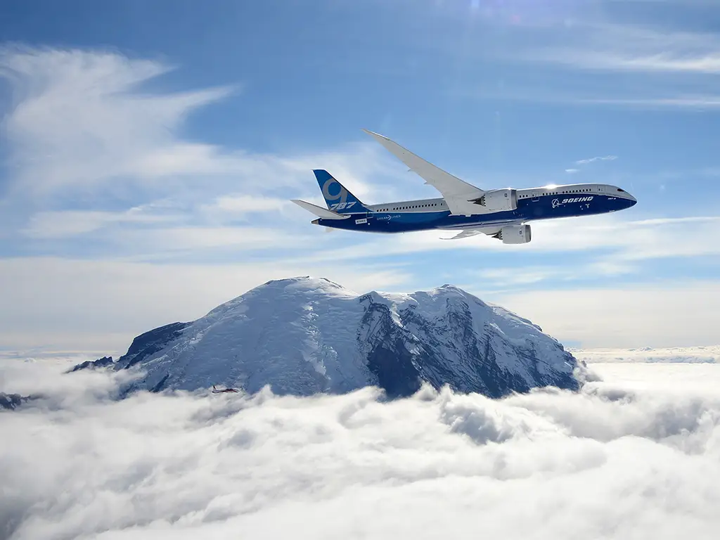 Boeing 787 9 Takes First Flight