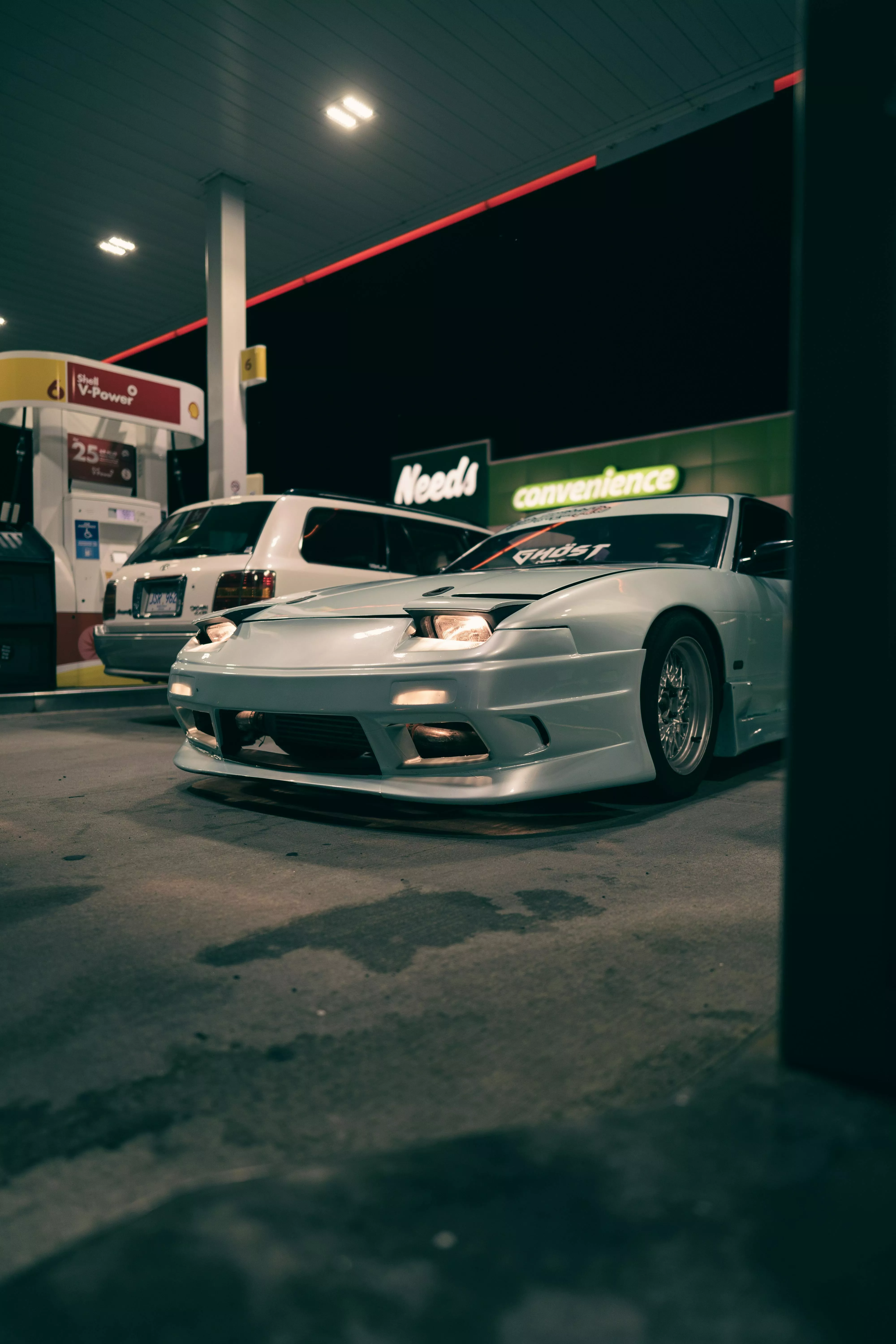 gas station · Free