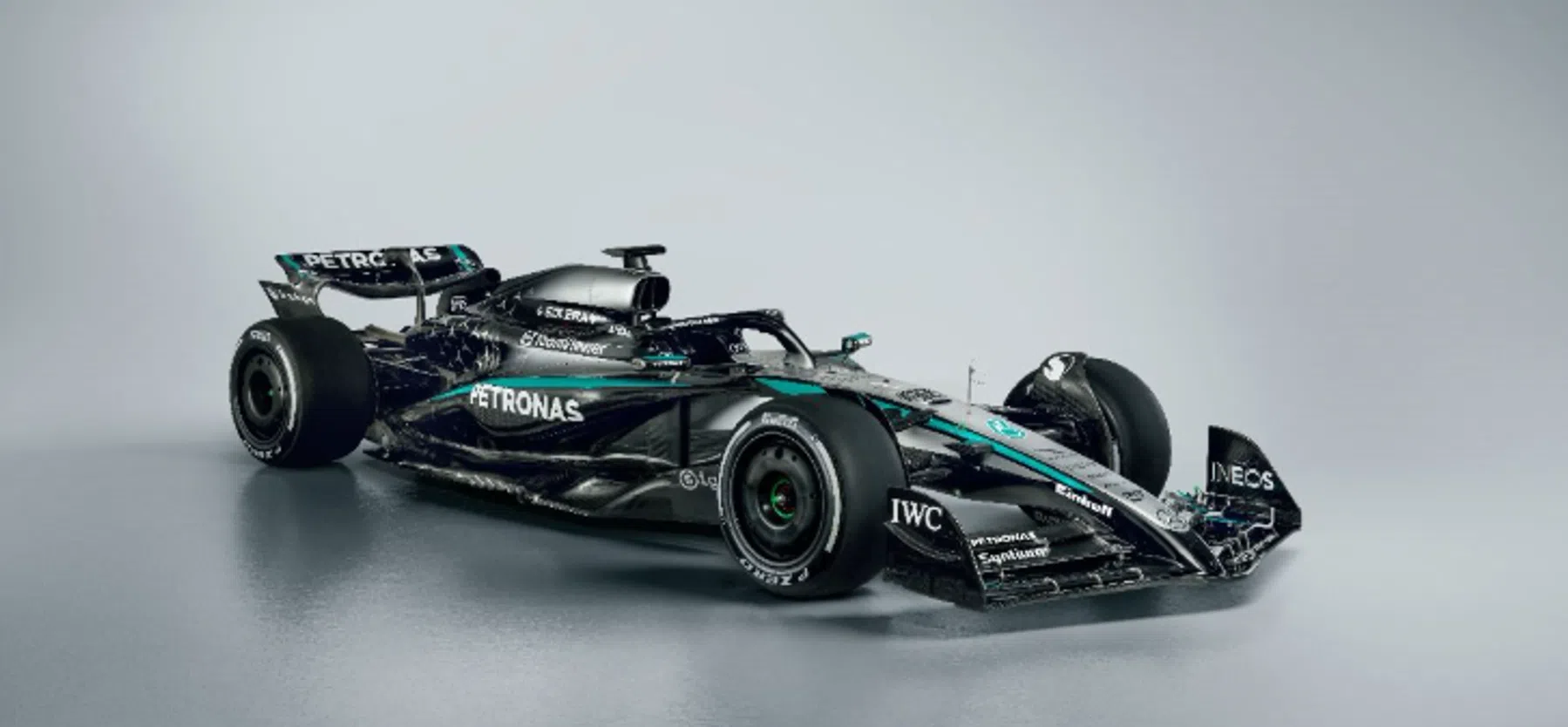 Mercedes' W16 is on the track: THESE