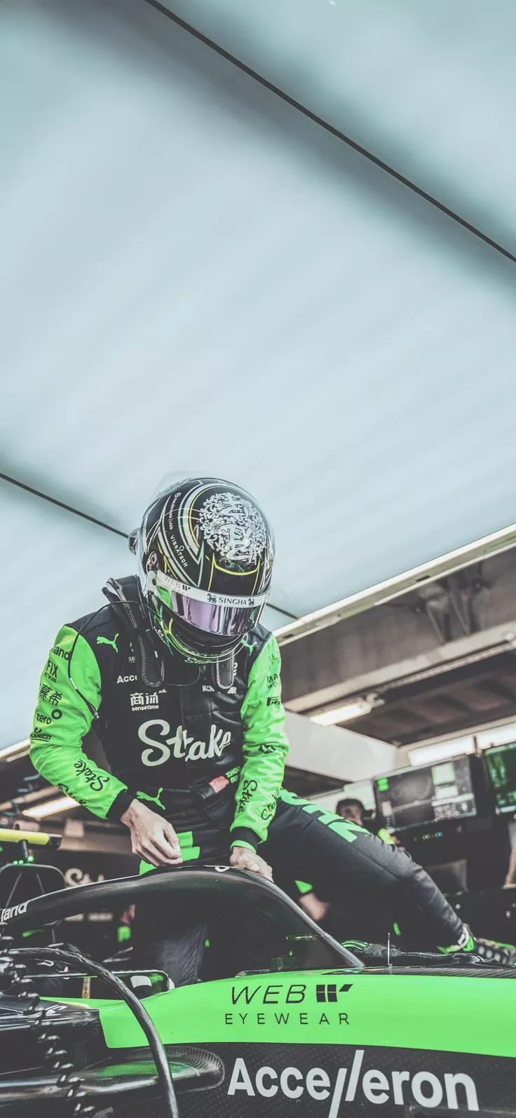 Zhou Guanyu F1 Phone Wallpaper. Stake