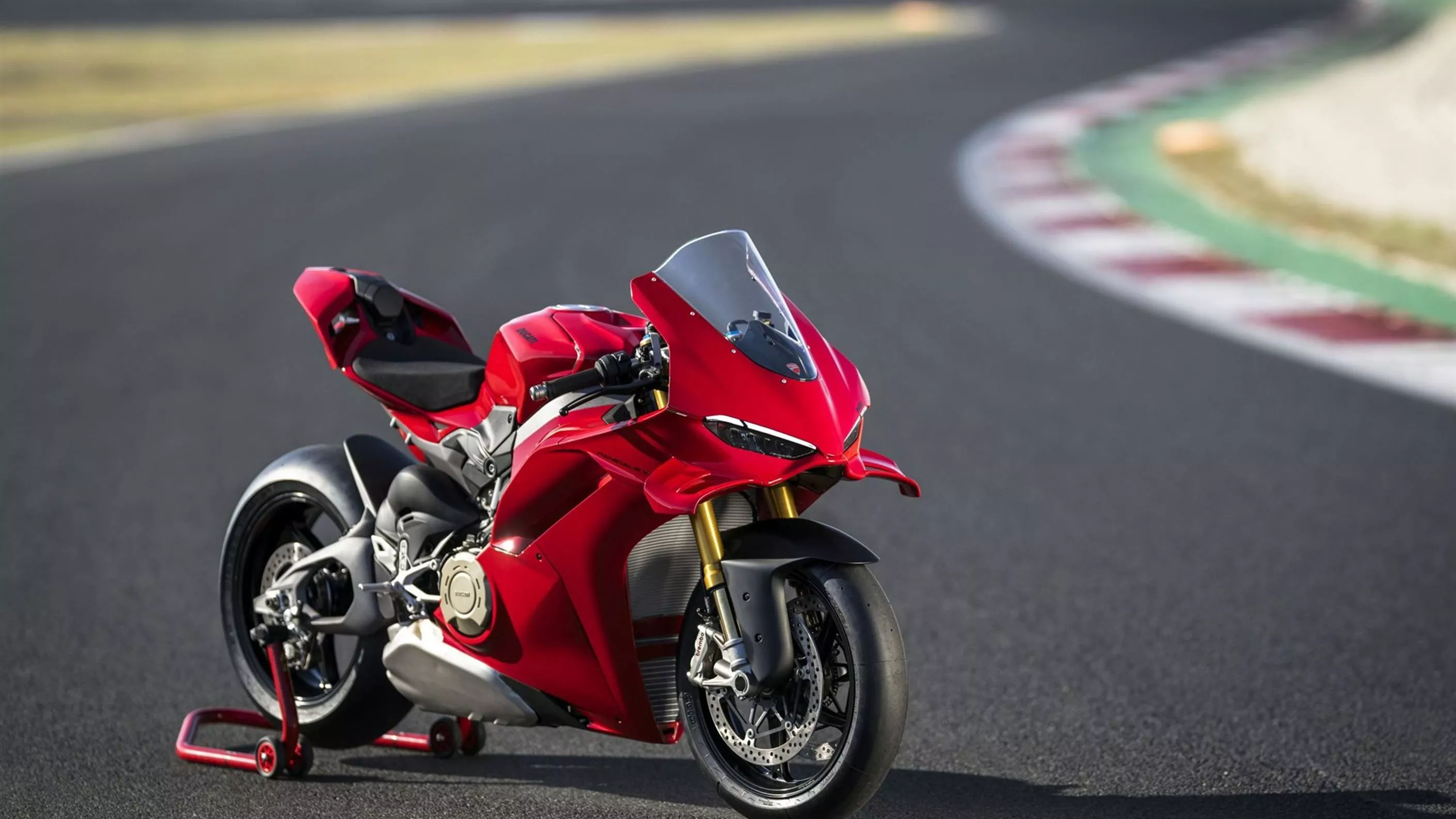NEW Ducati Panigale V4 2025