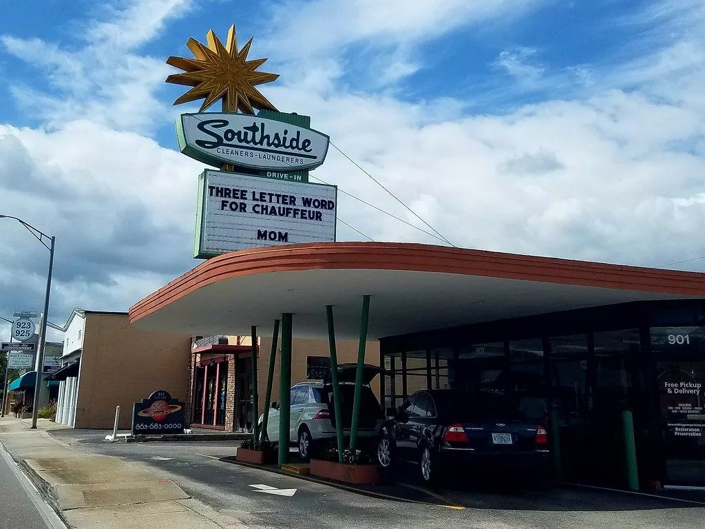 Mid Century Modern Googie architecture