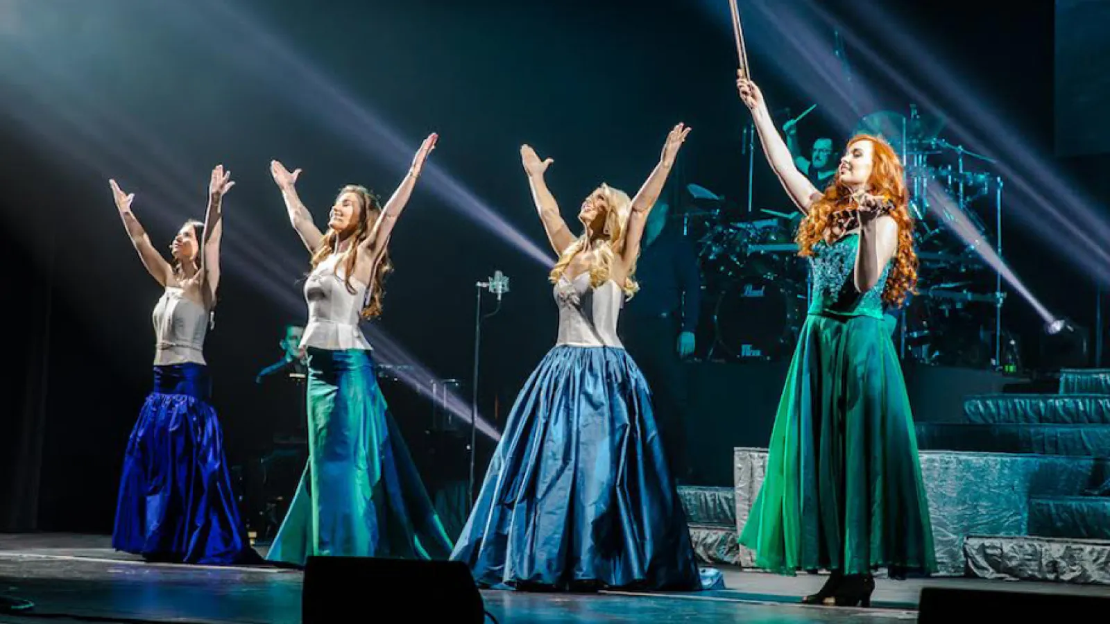 Celtic Woman uses big screens to