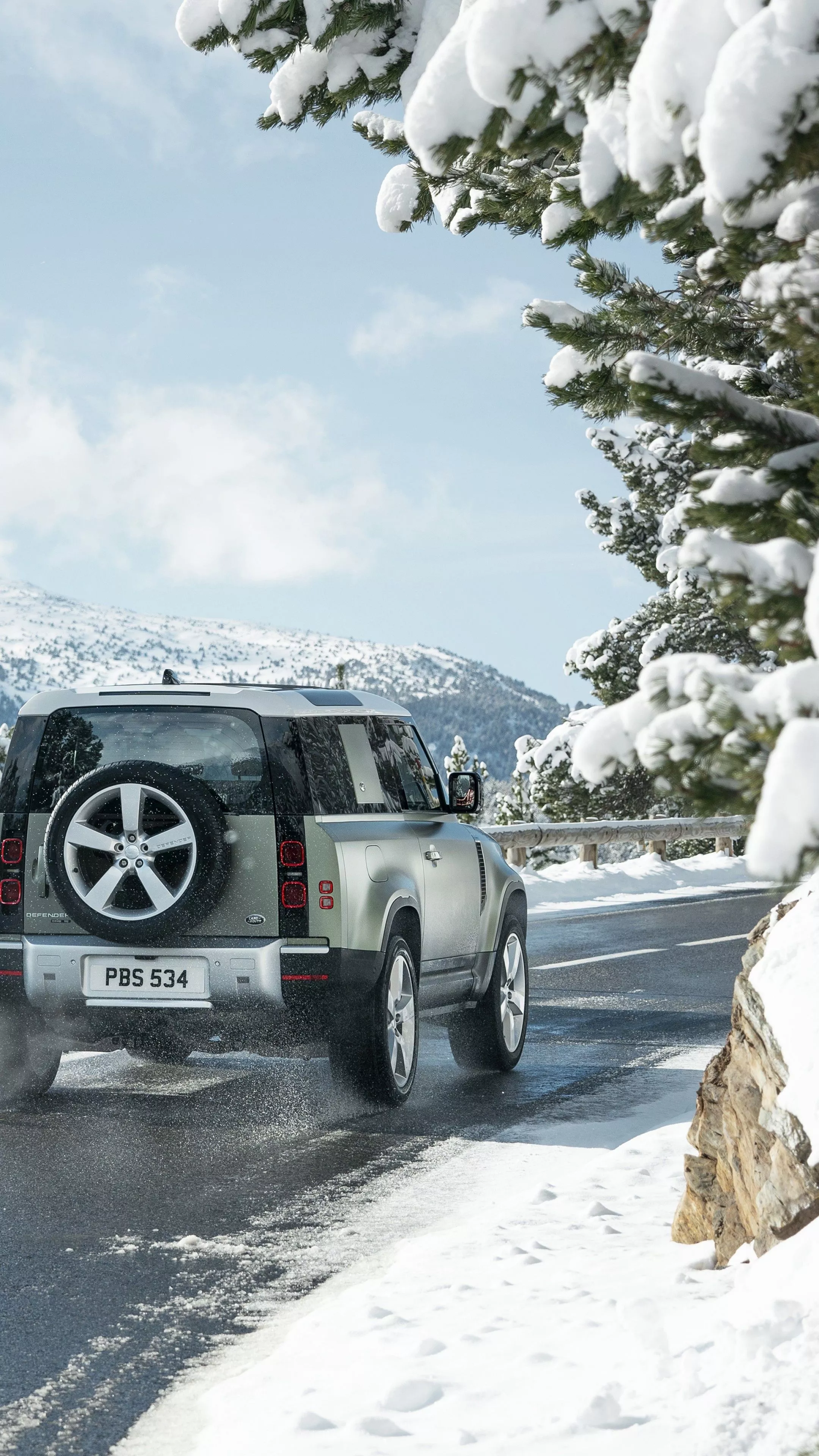 Land Rover Defender Wallpaper