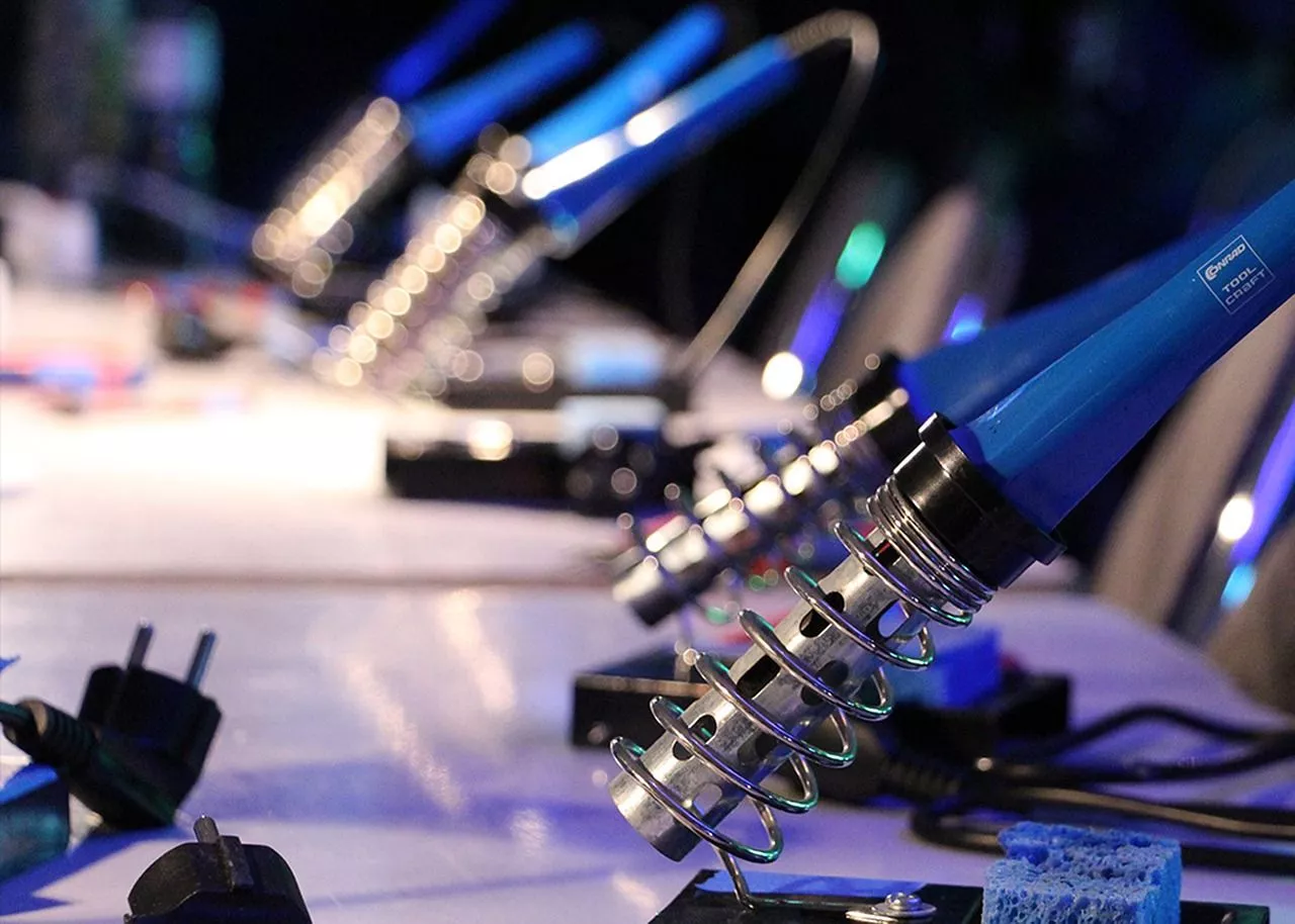 Soldering Station & Soldering Image