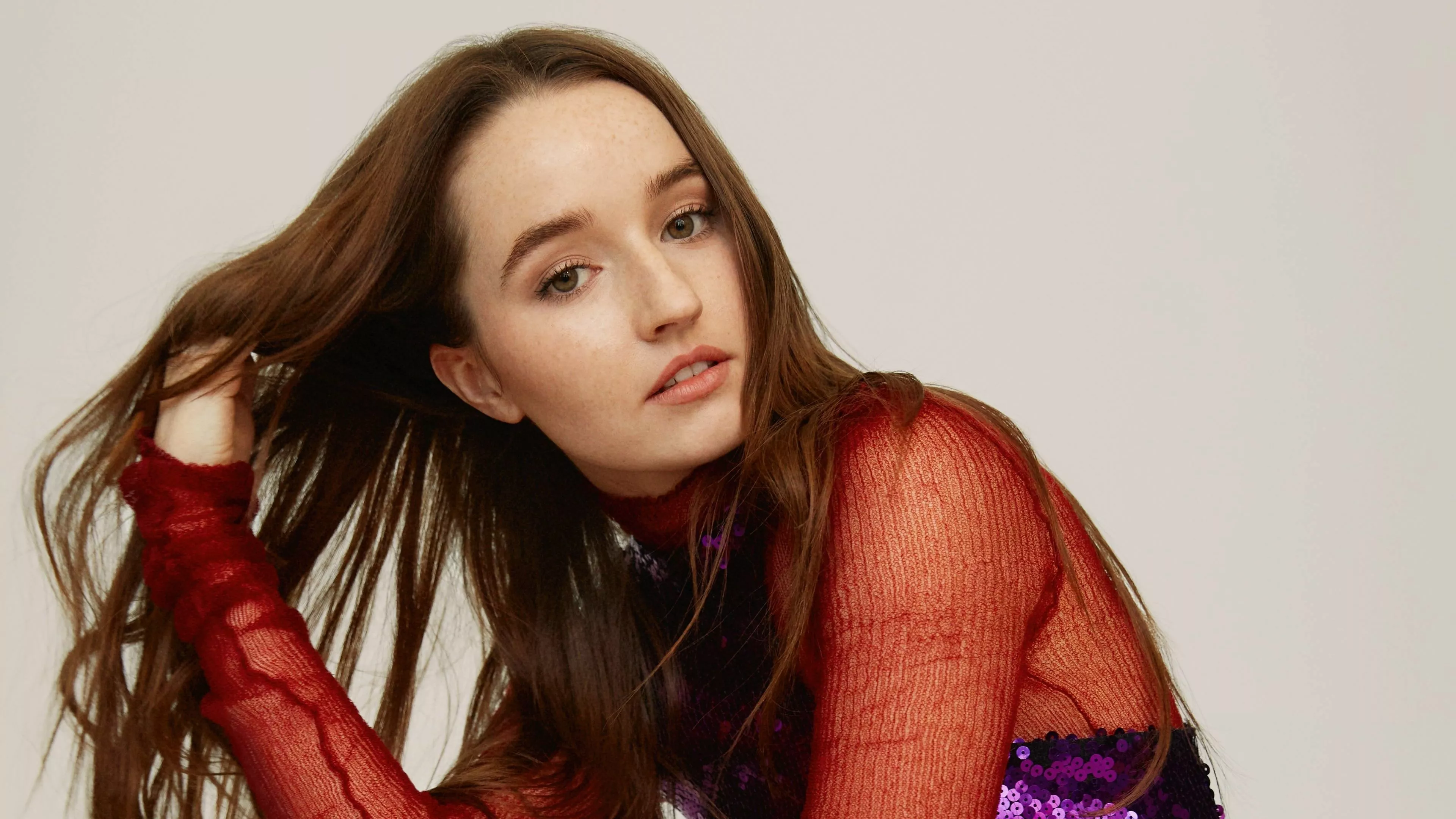 Kaitlyn Dever Girl Model Women Purple