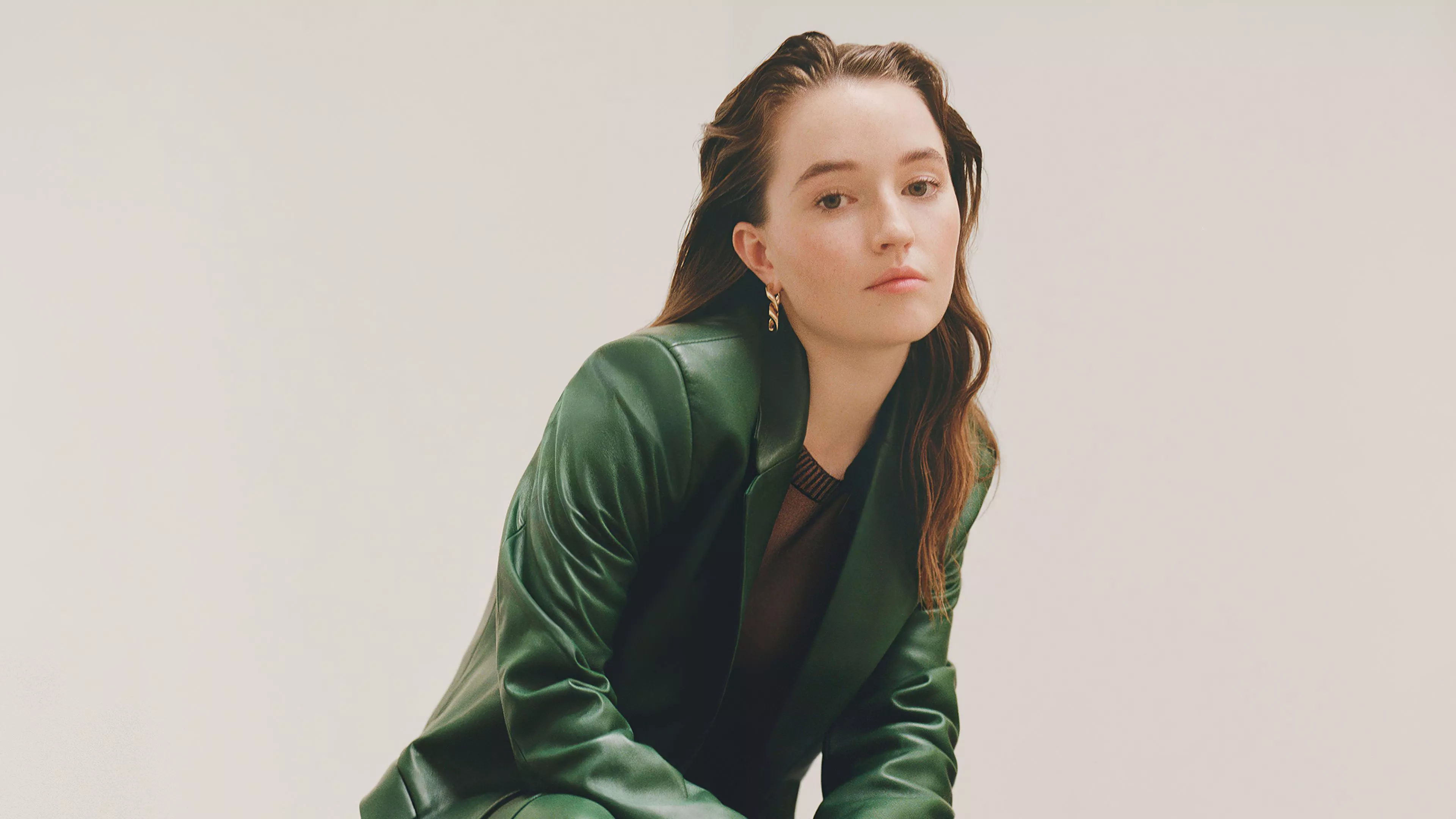 Kaitlyn Dever Net A Porter Magazine 4k