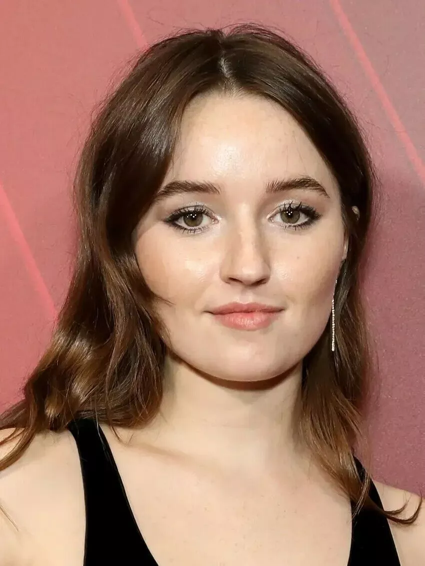 KAITLYN DEVER PHOTOS