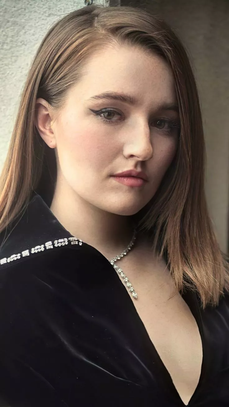 Kaitlyn Dever Photohoot 2020 4K Ultra