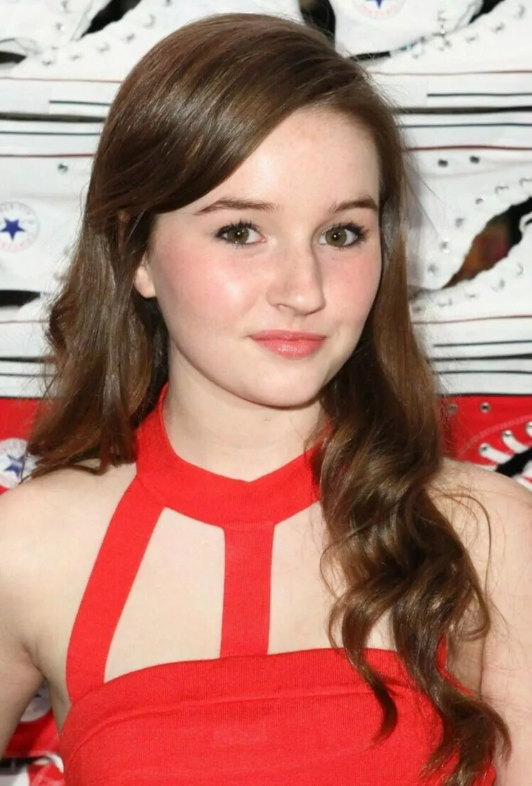 KAITLYN DEVER PHOTOS