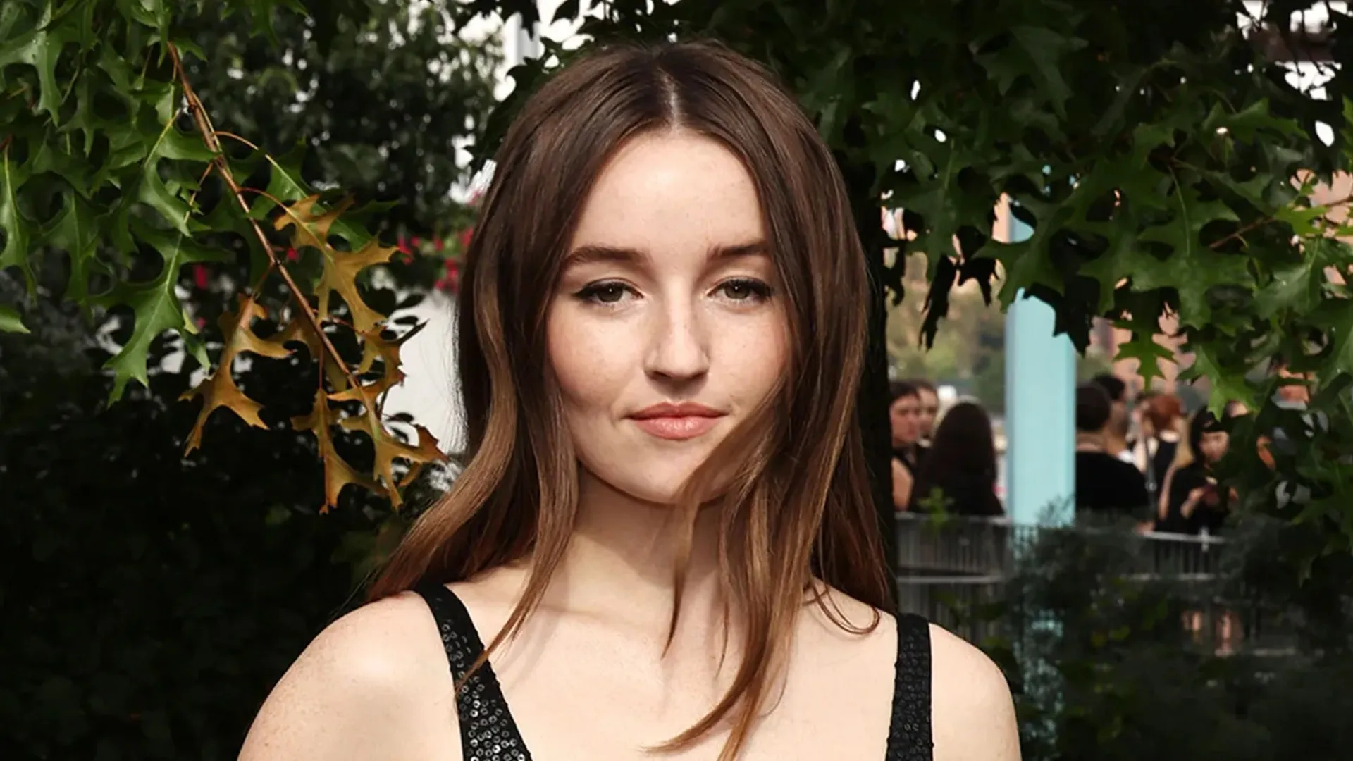 Casts Kaitlyn Dever