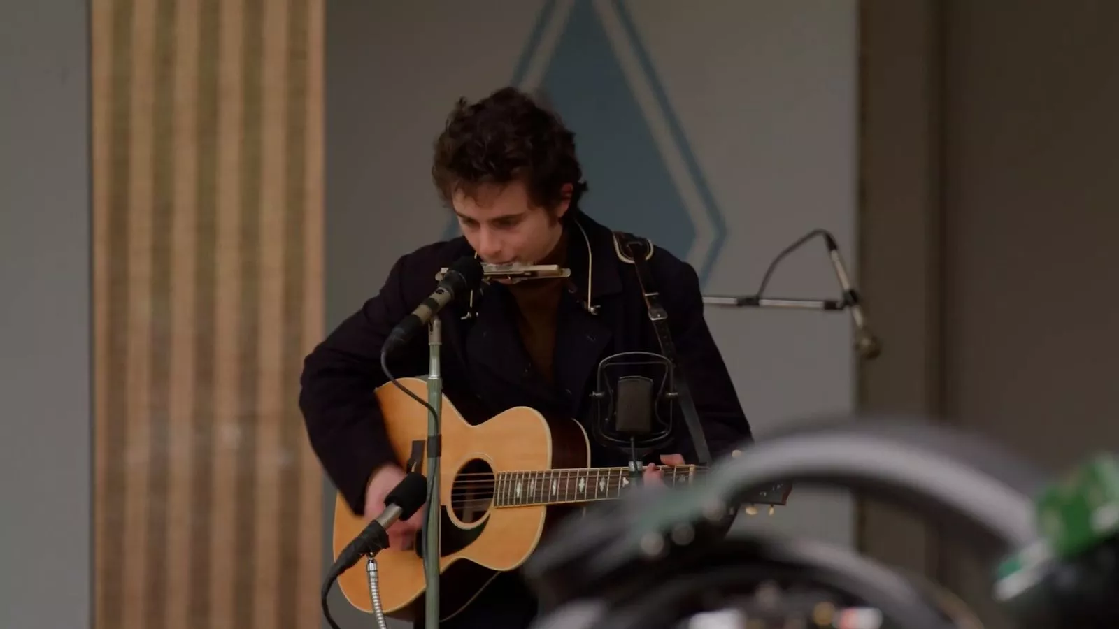Chalamet talks about becoming Bob Dylan