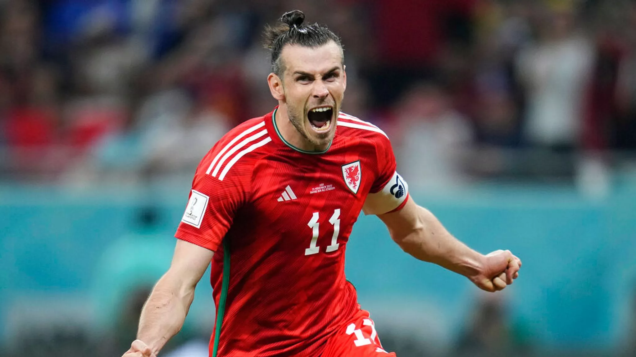 Late Gareth Bale penalty secures draw