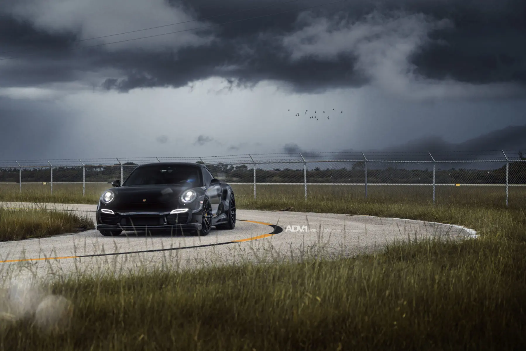 Black Porsche 911 Turbo S.0 M.V2