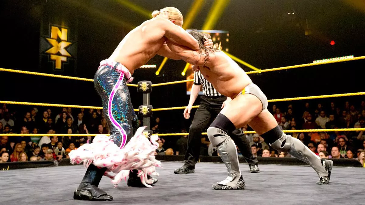 Adrian Neville: photo