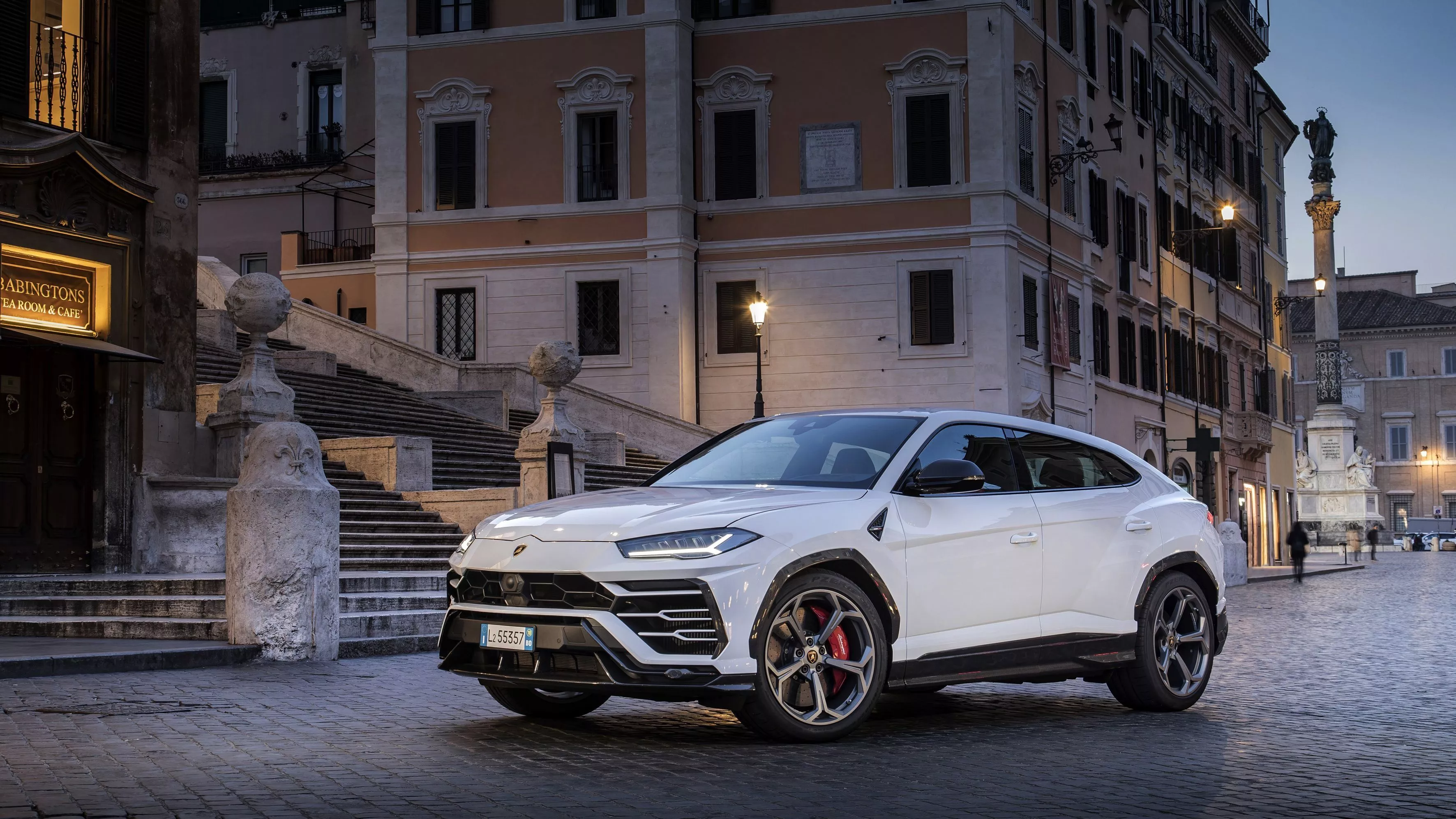 Lamborghini Urus Wallpaper
