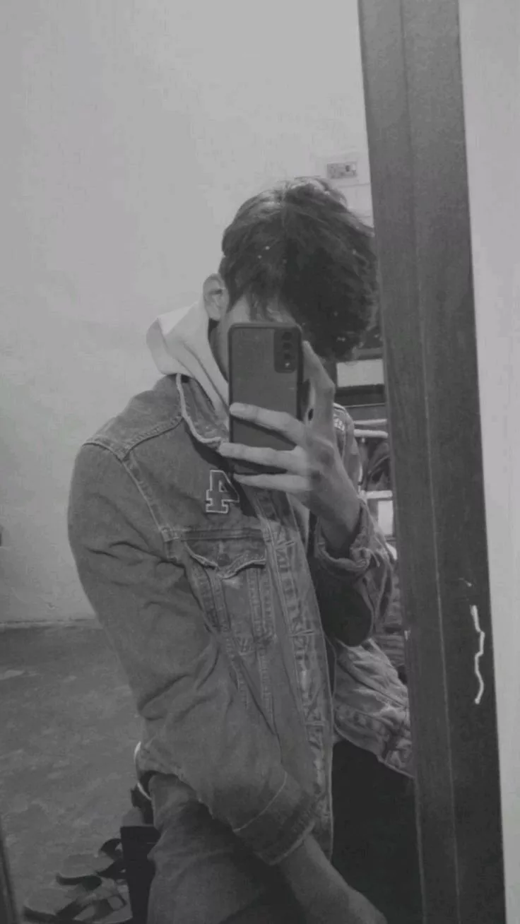 cutie boy pic in mirror with iPhone x