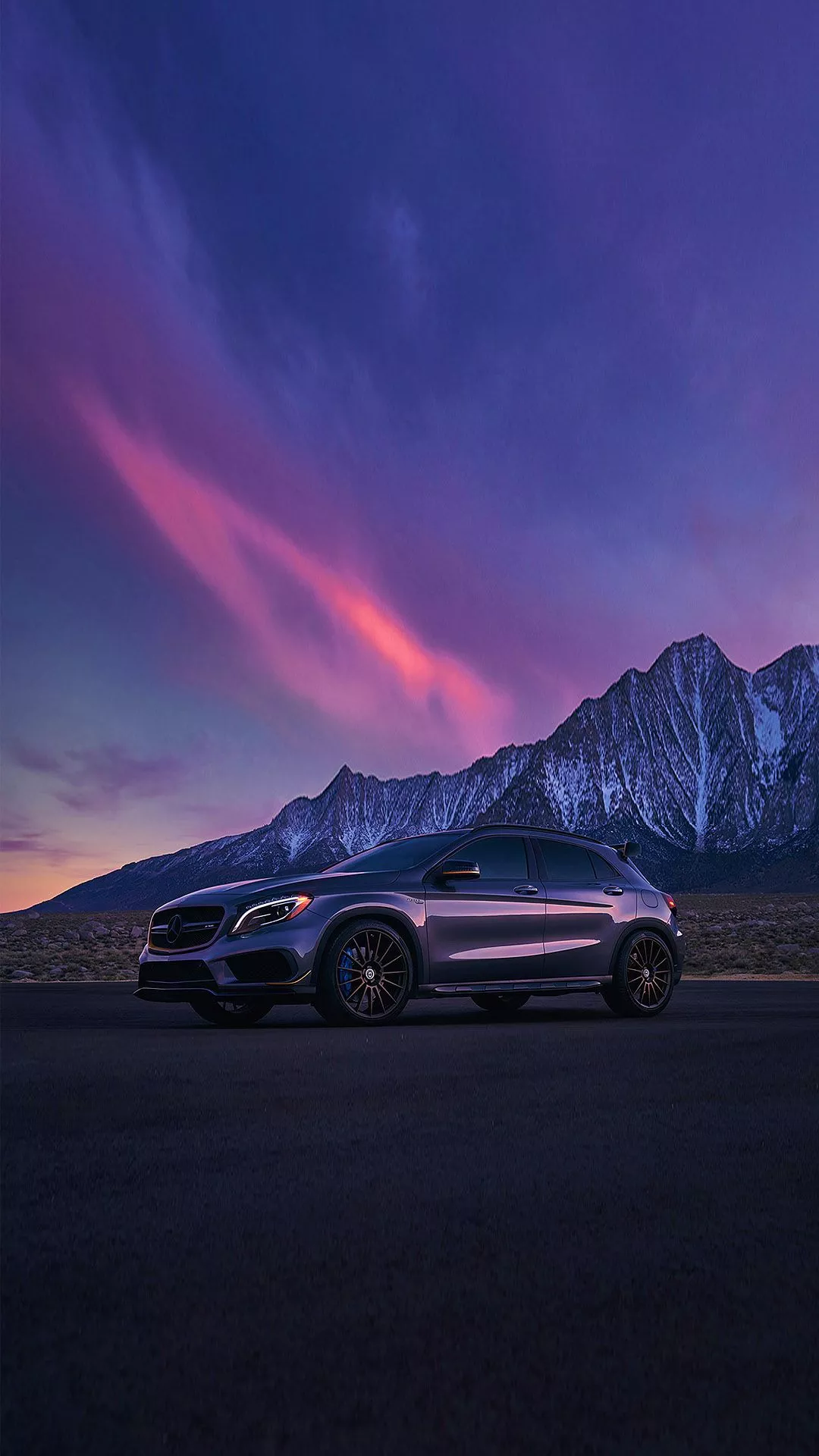 Mercedes Benz GLA Mobile Phone