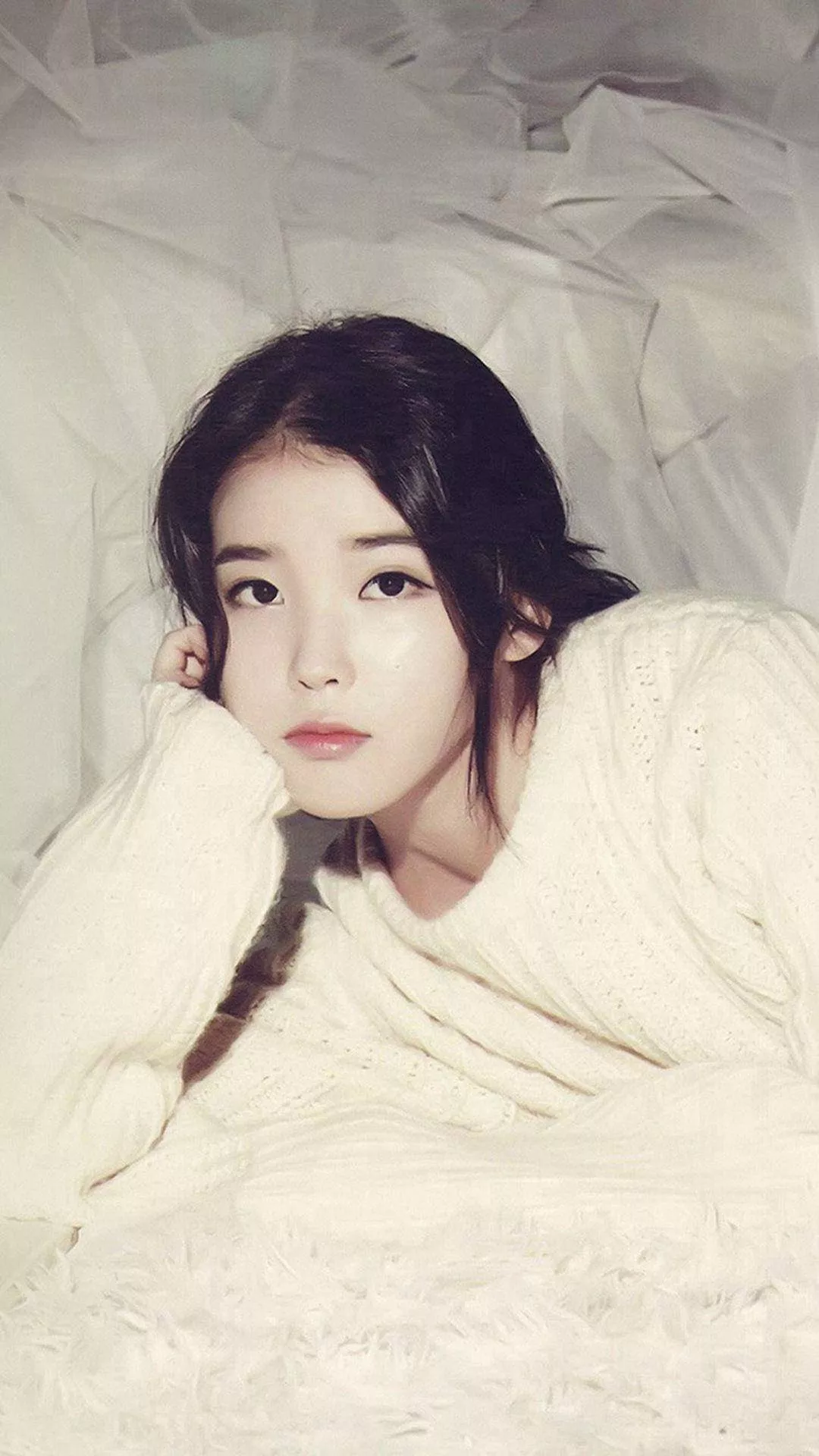 Download IU In White Sweater Wallpaper